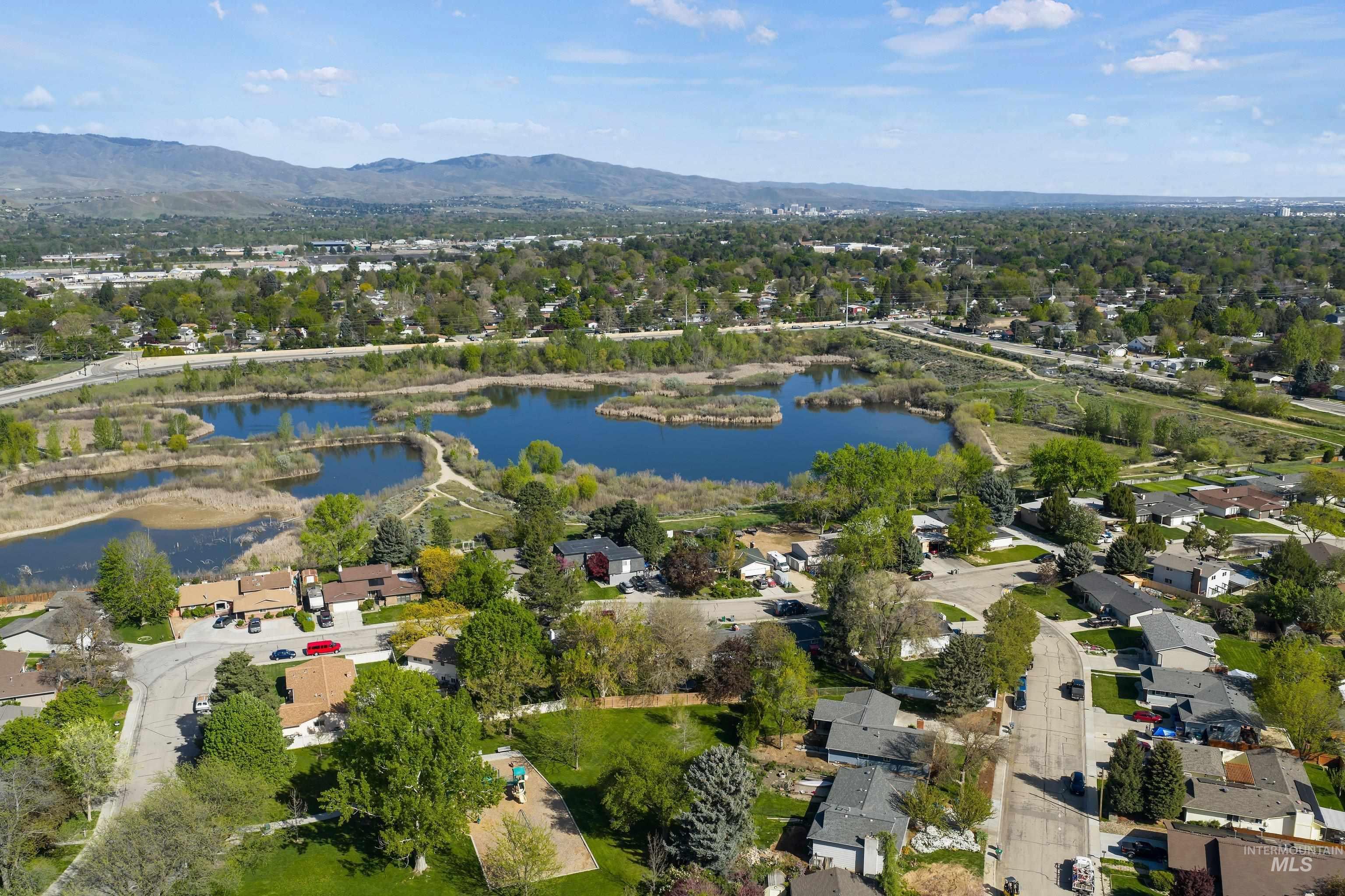9522 W. Birmingham Dr., Boise, Idaho 83704, 4 Bedrooms, 3 Bathrooms, Residential For Sale, Price $589,900,MLS 98982955
