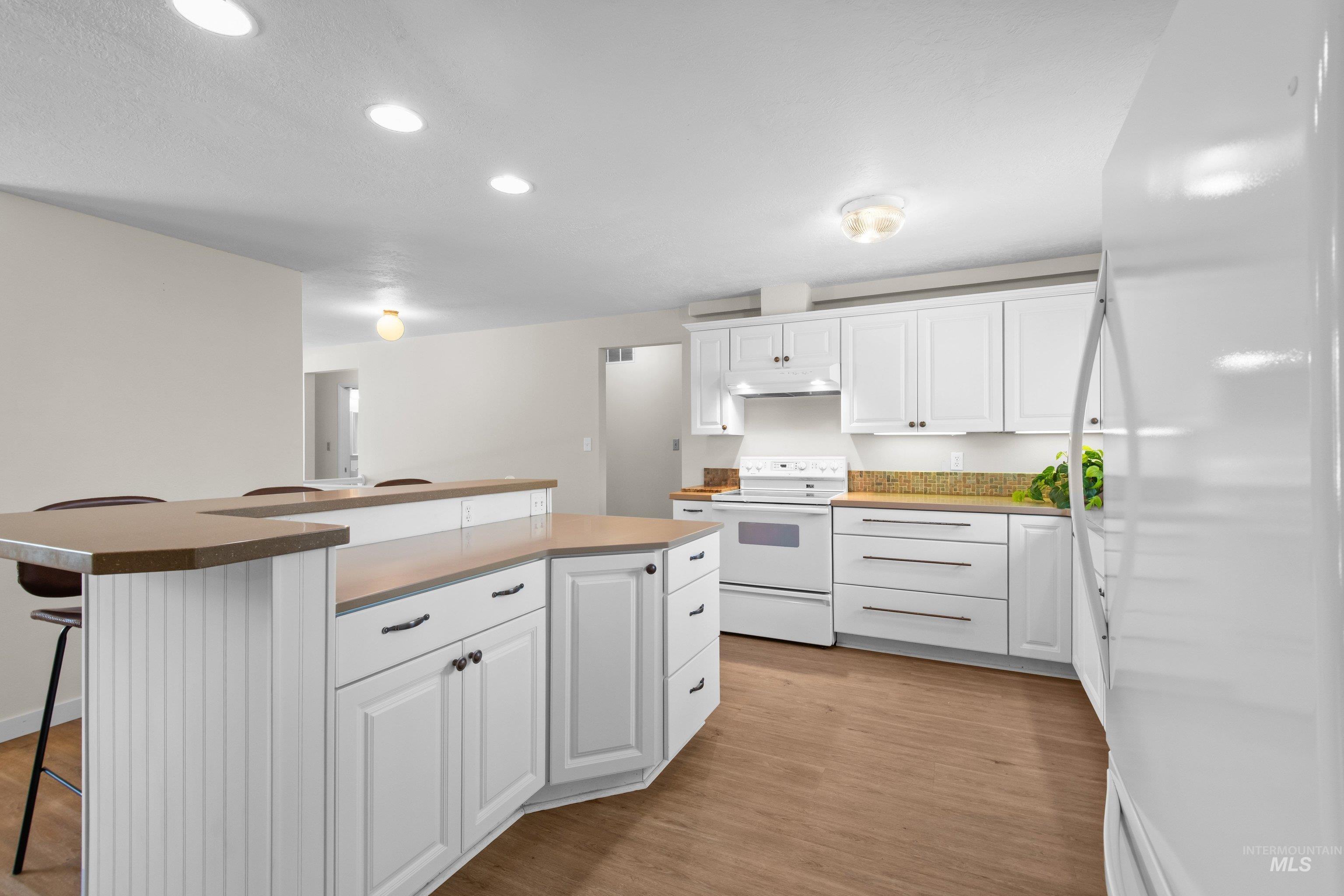 9522 W. Birmingham Dr., Boise, Idaho 83704, 4 Bedrooms, 3 Bathrooms, Residential For Sale, Price $589,900,MLS 98982955