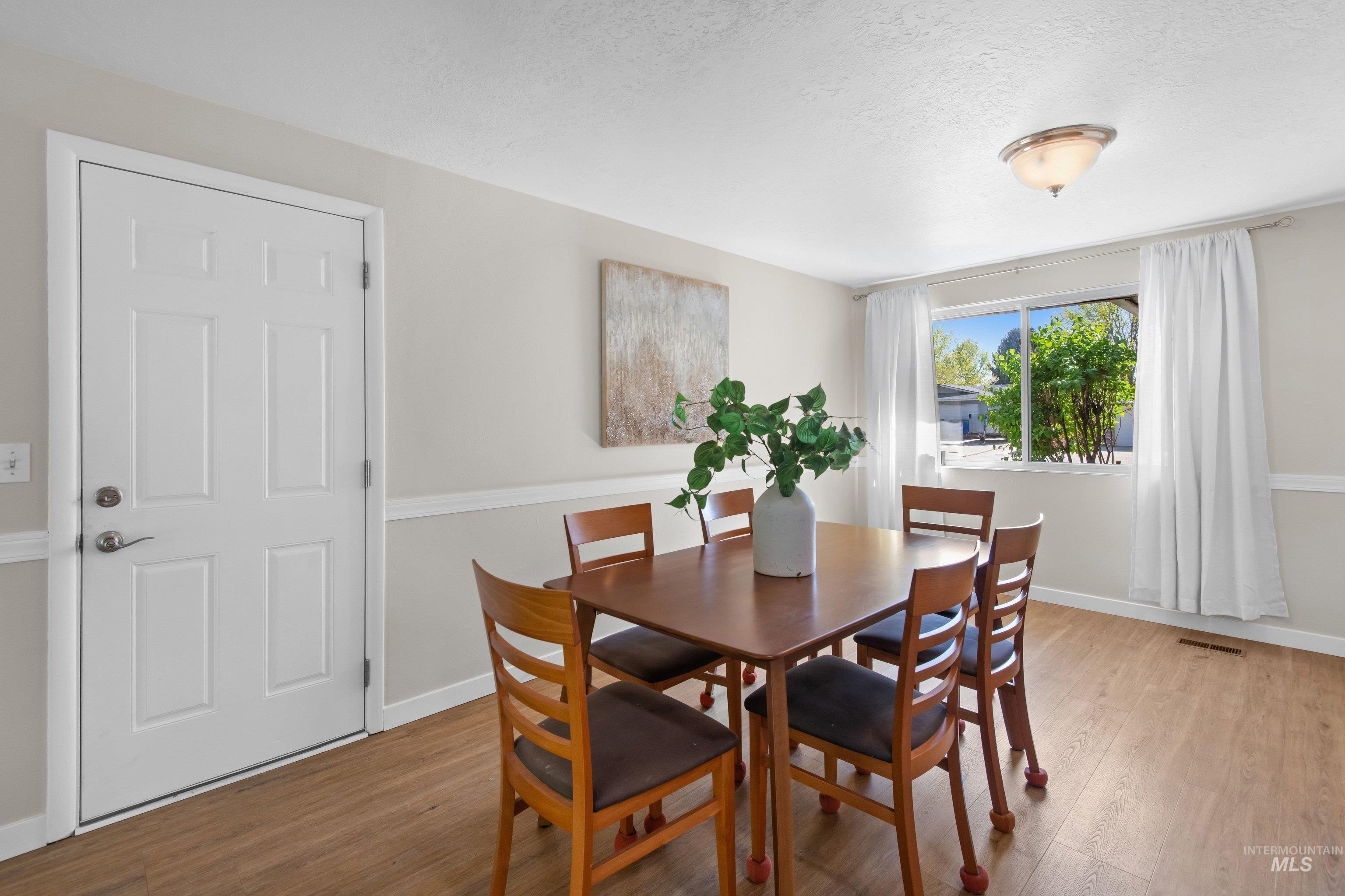 9522 W. Birmingham Dr., Boise, Idaho 83704, 4 Bedrooms, 3 Bathrooms, Residential For Sale, Price $589,900,MLS 98982955