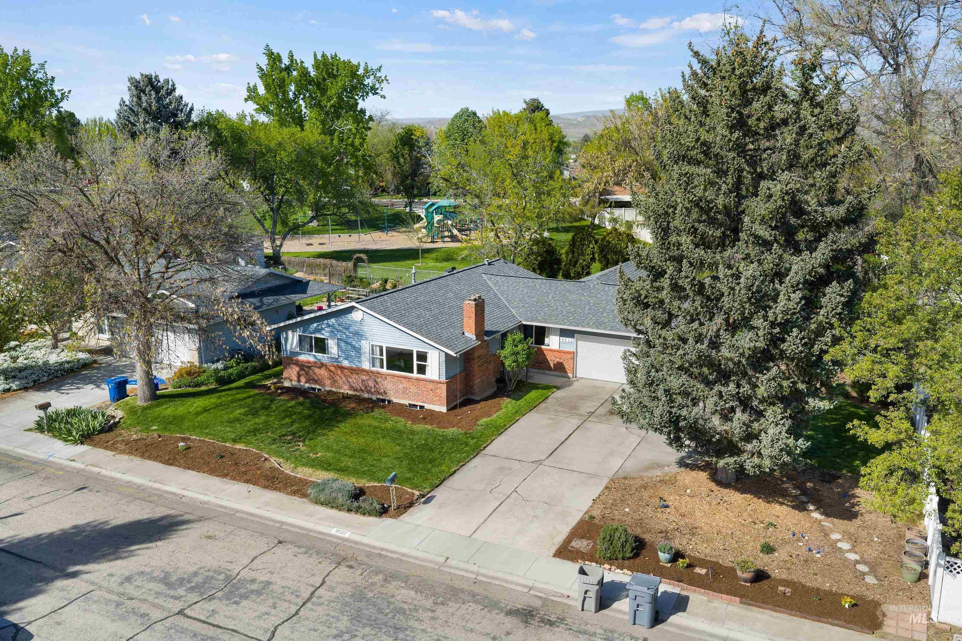 9522 W. Birmingham Dr., Boise, Idaho 83704, 4 Bedrooms, 3 Bathrooms, Residential For Sale, Price $589,900,MLS 98982955