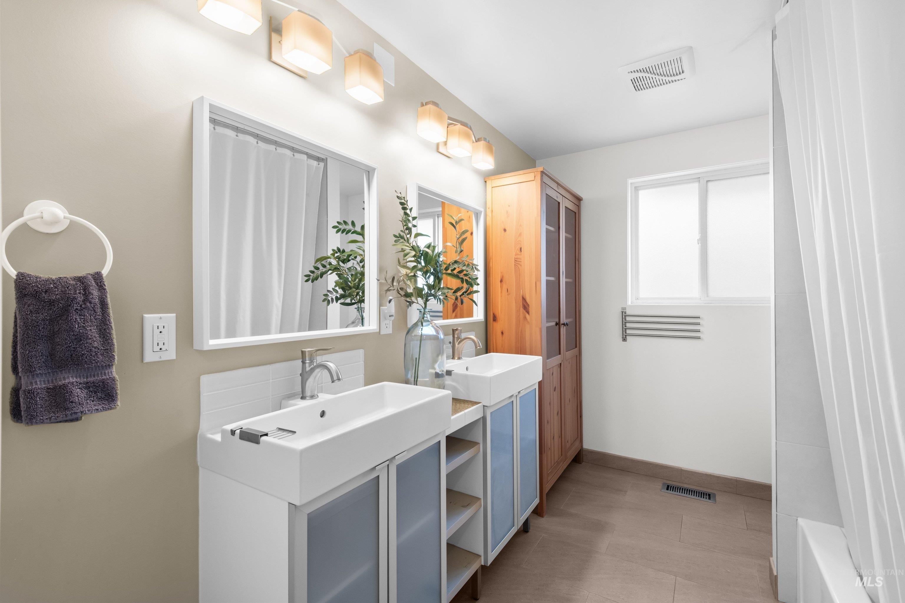 9522 W. Birmingham Dr., Boise, Idaho 83704, 4 Bedrooms, 3 Bathrooms, Residential For Sale, Price $589,900,MLS 98982955