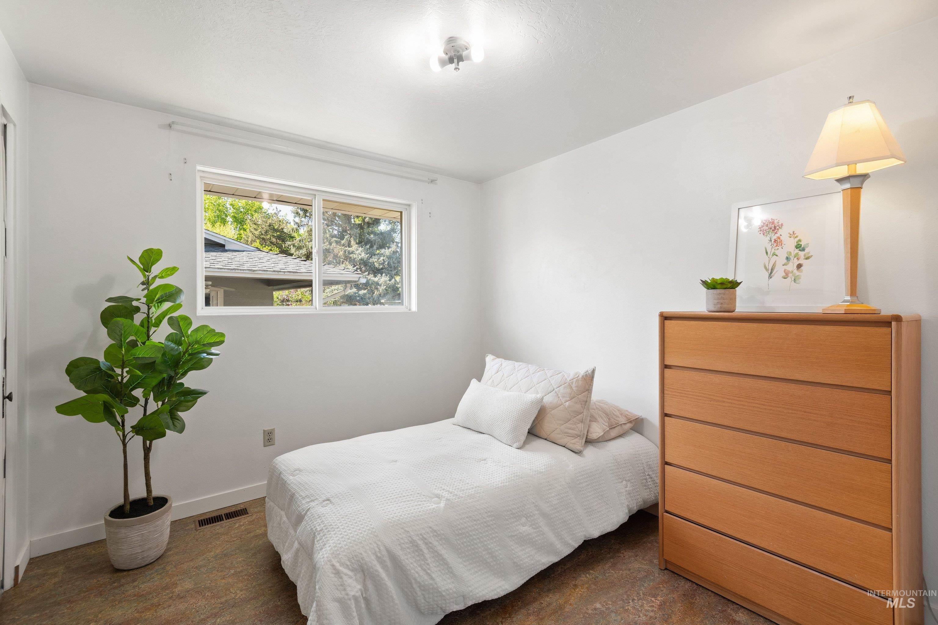 9522 W. Birmingham Dr., Boise, Idaho 83704, 4 Bedrooms, 3 Bathrooms, Residential For Sale, Price $589,900,MLS 98982955