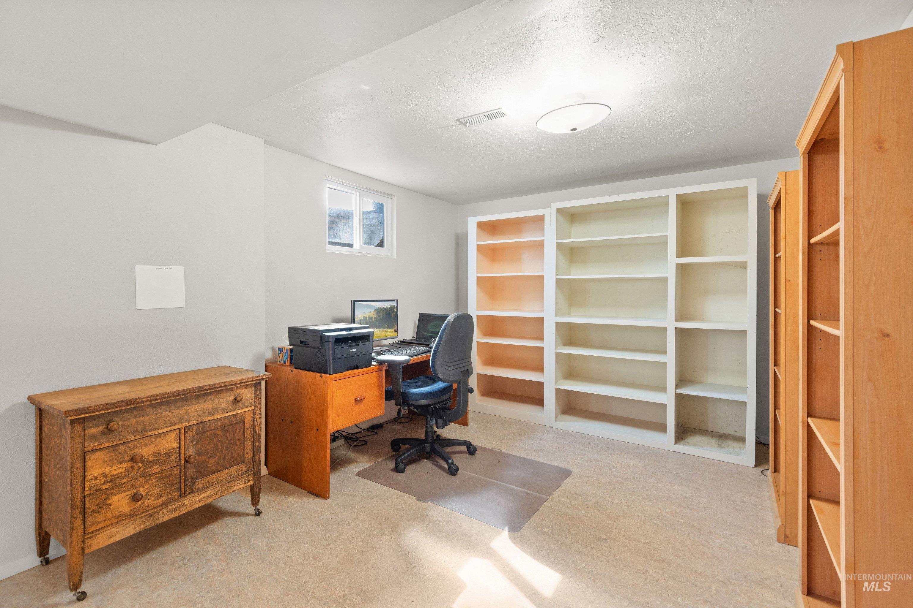 9522 W. Birmingham Dr., Boise, Idaho 83704, 4 Bedrooms, 3 Bathrooms, Residential For Sale, Price $589,900,MLS 98982955