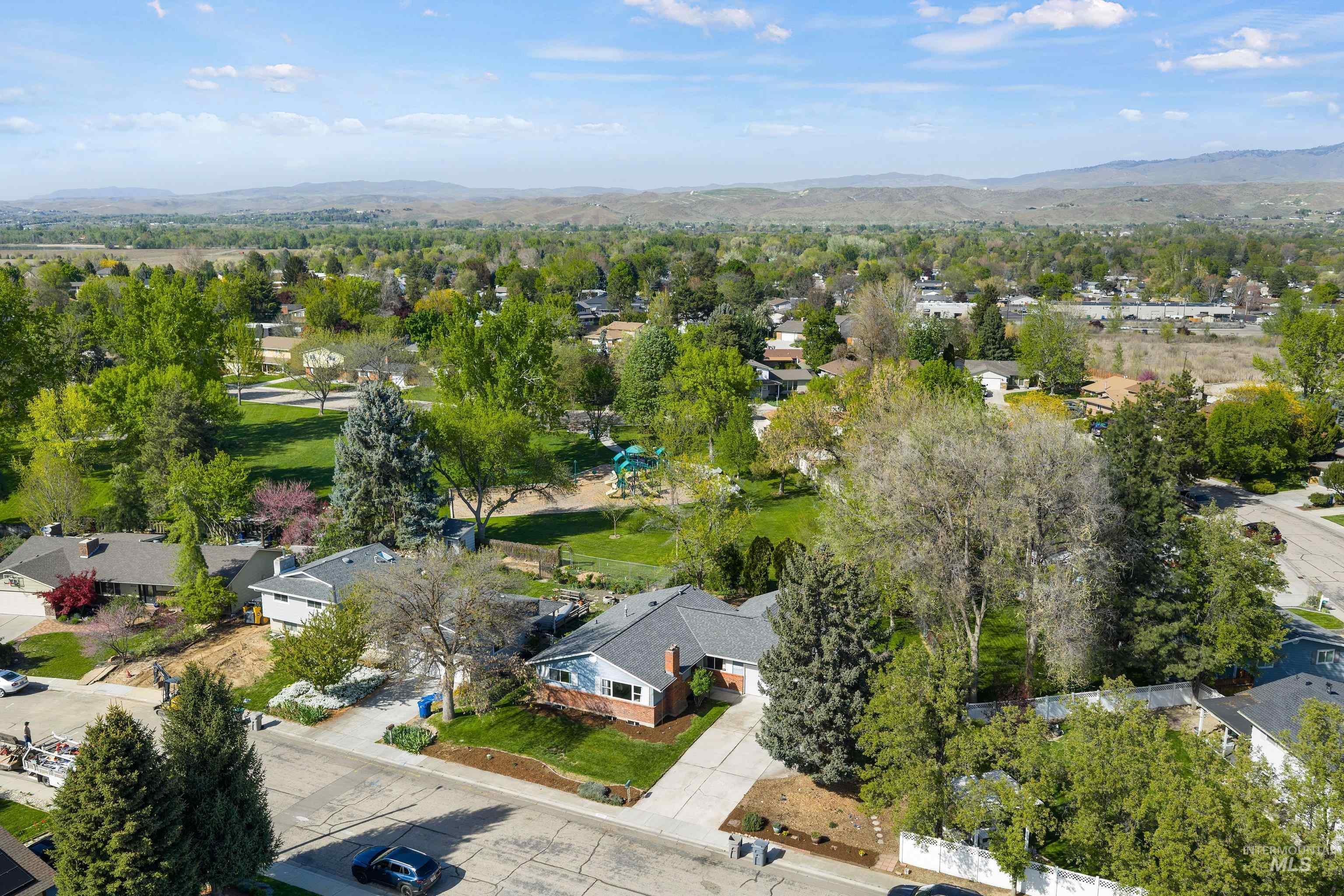 9522 W. Birmingham Dr., Boise, Idaho 83704, 4 Bedrooms, 3 Bathrooms, Residential For Sale, Price $589,900,MLS 98982955