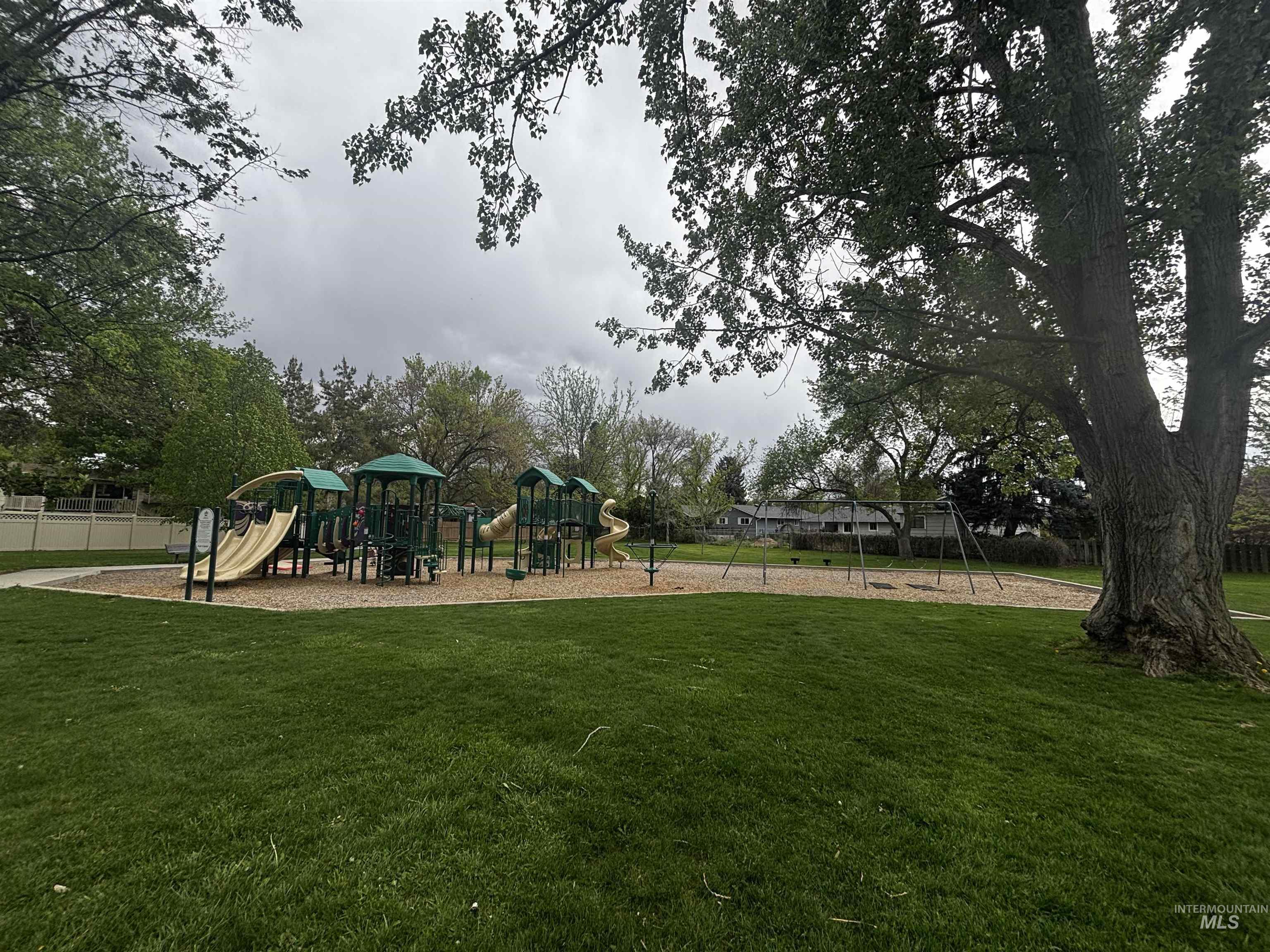 9522 W. Birmingham Dr., Boise, Idaho 83704, 4 Bedrooms, 3 Bathrooms, Residential For Sale, Price $589,900,MLS 98982955