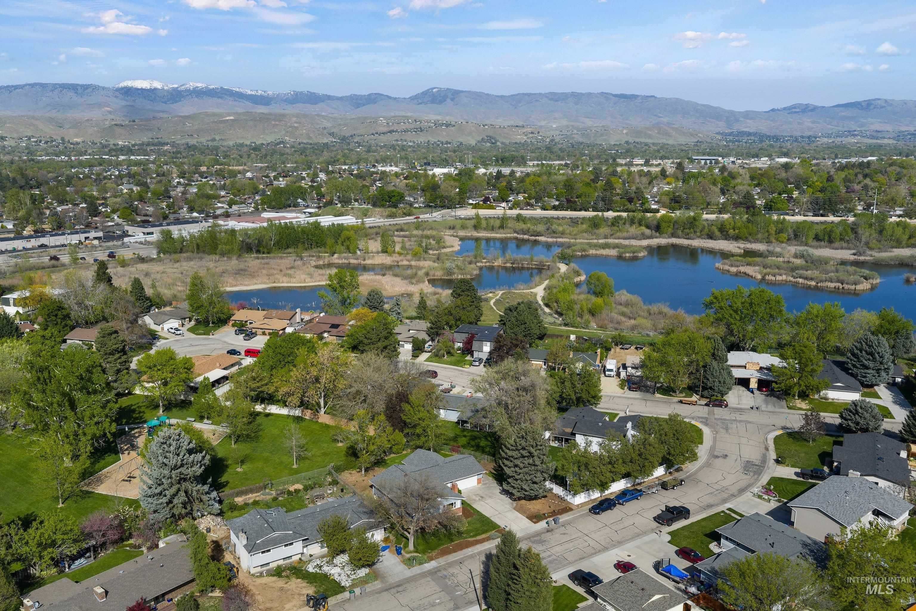 9522 W. Birmingham Dr., Boise, Idaho 83704, 4 Bedrooms, 3 Bathrooms, Residential For Sale, Price $589,900,MLS 98982955