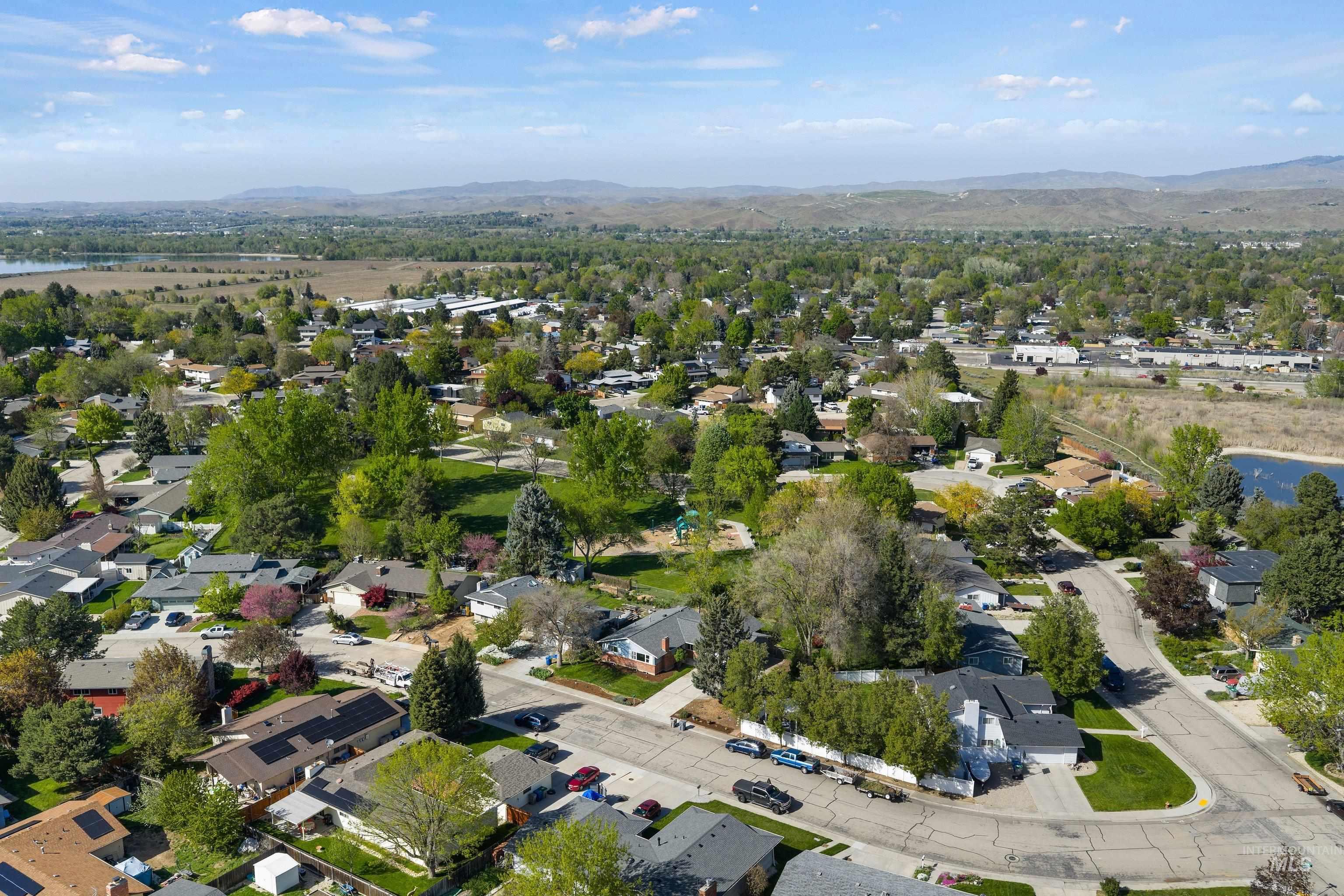 9522 W. Birmingham Dr., Boise, Idaho 83704, 4 Bedrooms, 3 Bathrooms, Residential For Sale, Price $589,900,MLS 98982955