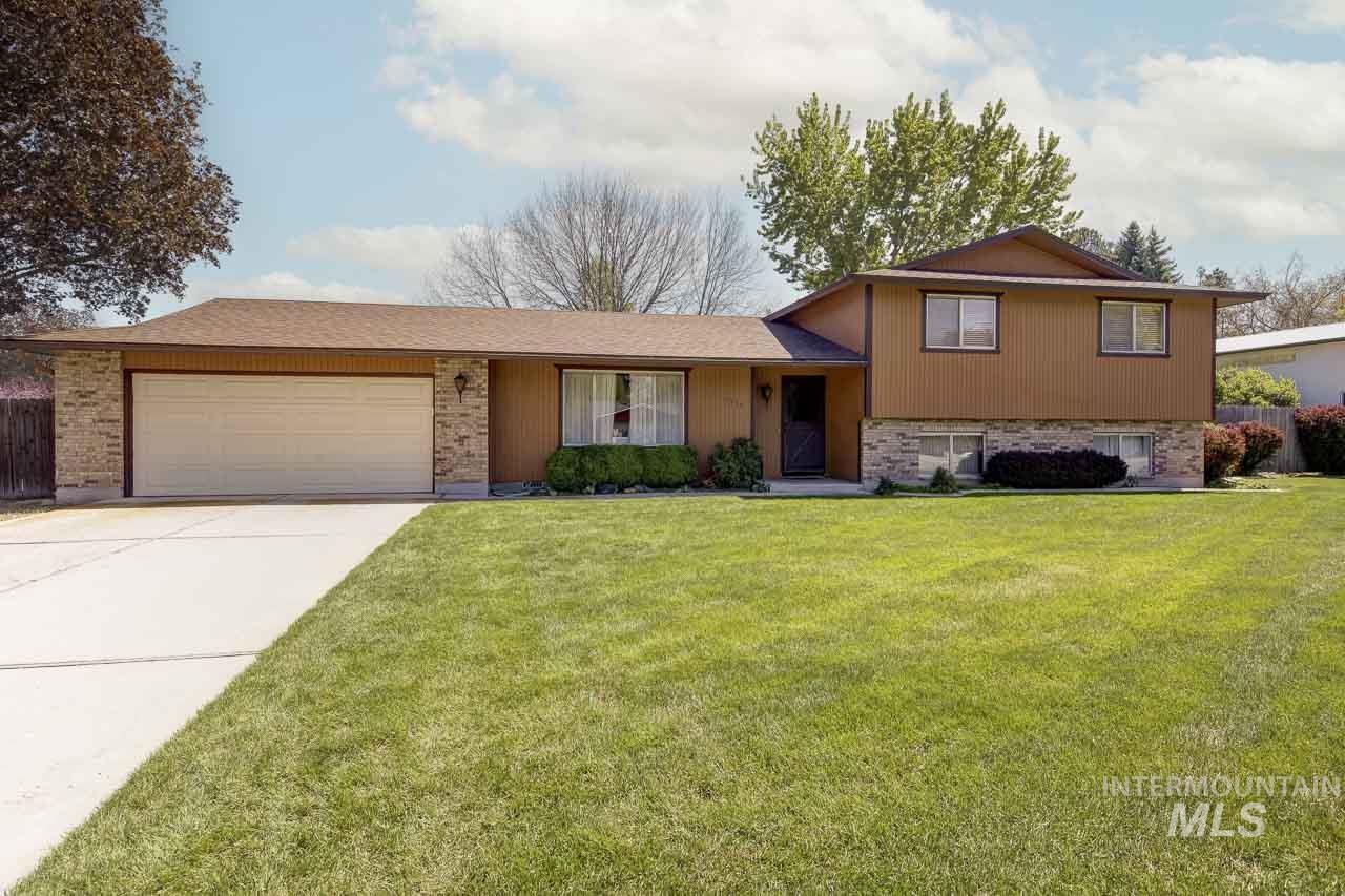 1954 S Denell Way, Boise, Idaho 83709, 5 Bedrooms, 2.5 Bathrooms, Residential For Sale, Price $530,000,MLS 98982959