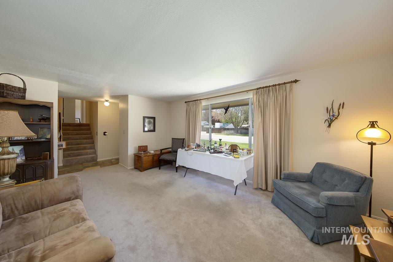 1954 S Denell Way, Boise, Idaho 83709, 5 Bedrooms, 2.5 Bathrooms, Residential For Sale, Price $530,000,MLS 98982959