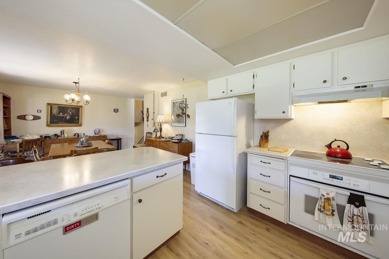 1954 S Denell Way, Boise, Idaho 83709, 5 Bedrooms, 2.5 Bathrooms, Residential For Sale, Price $530,000,MLS 98982959