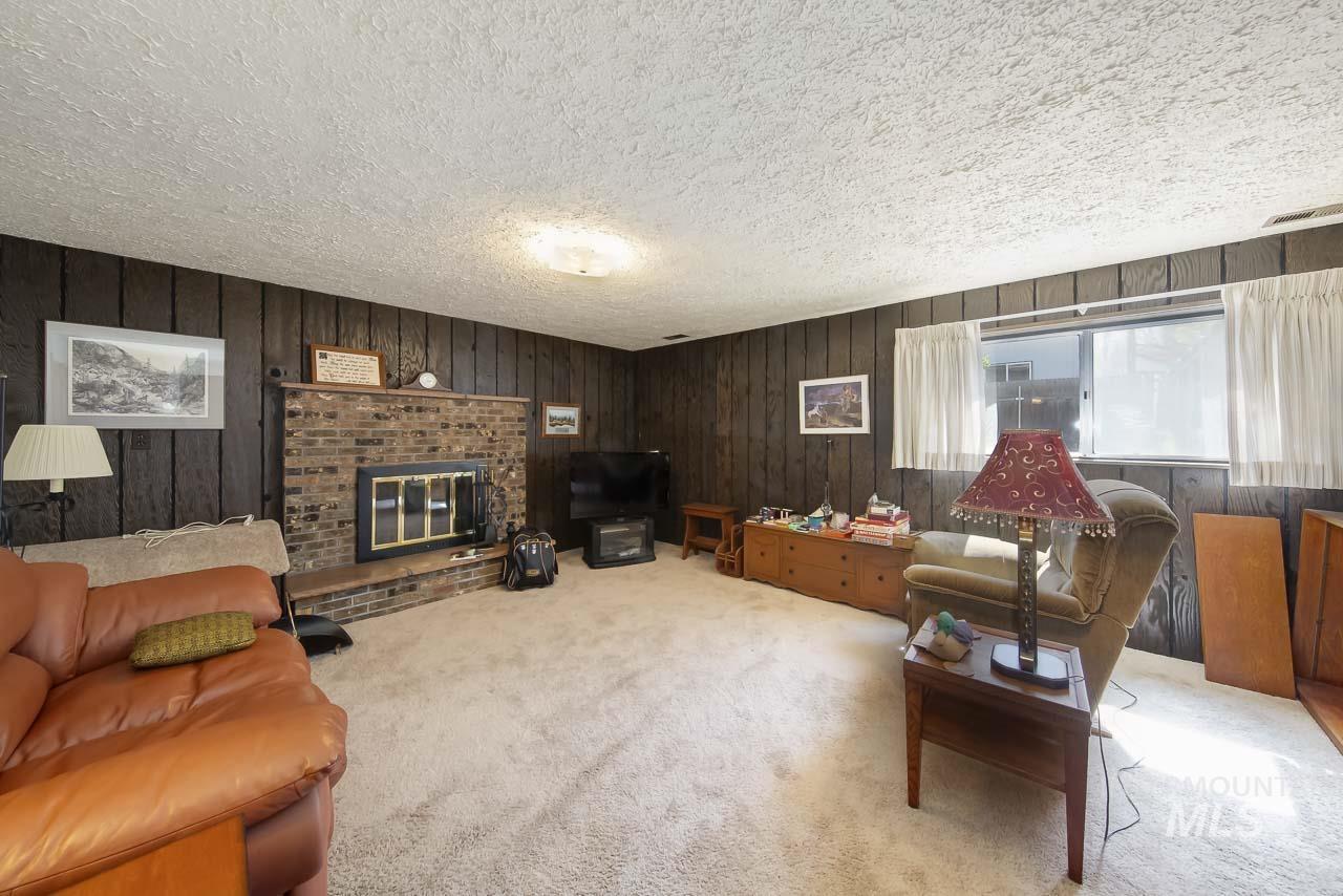 1954 S Denell Way, Boise, Idaho 83709, 5 Bedrooms, 2.5 Bathrooms, Residential For Sale, Price $530,000,MLS 98982959