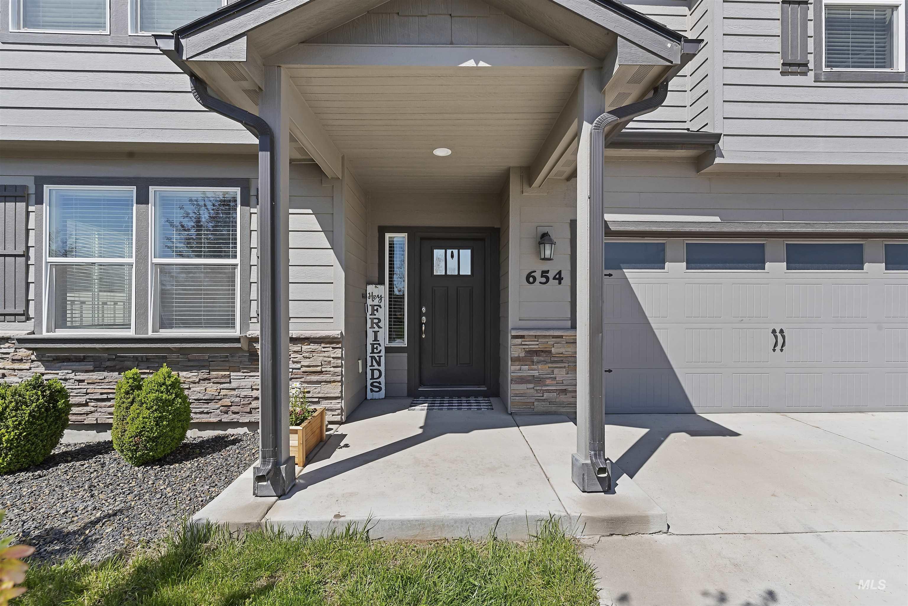 654 Diamond Lake St., Middleton, Idaho 83644, 4 Bedrooms, 2.5 Bathrooms, Residential For Sale, Price $495,000,MLS 98982960