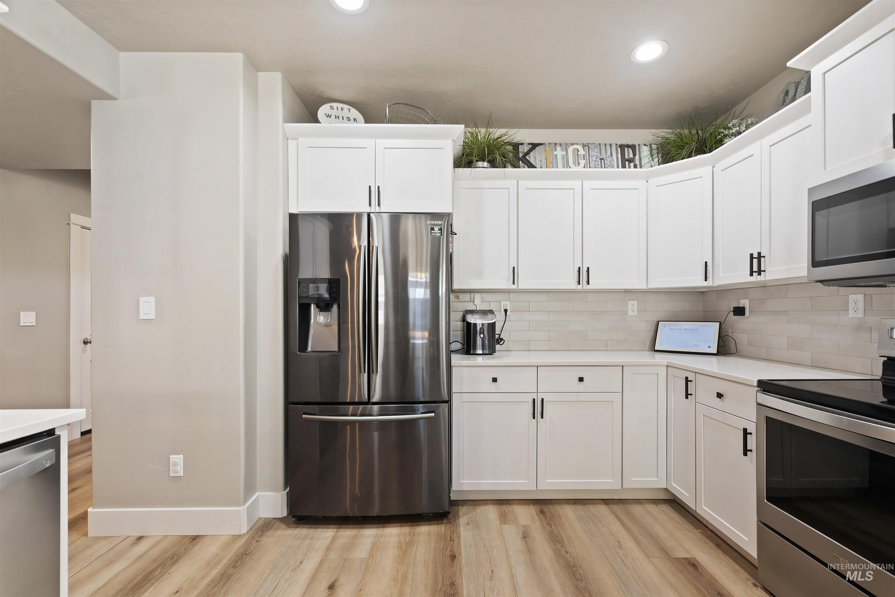 654 Diamond Lake St., Middleton, Idaho 83644, 4 Bedrooms, 2.5 Bathrooms, Residential For Sale, Price $495,000,MLS 98982960