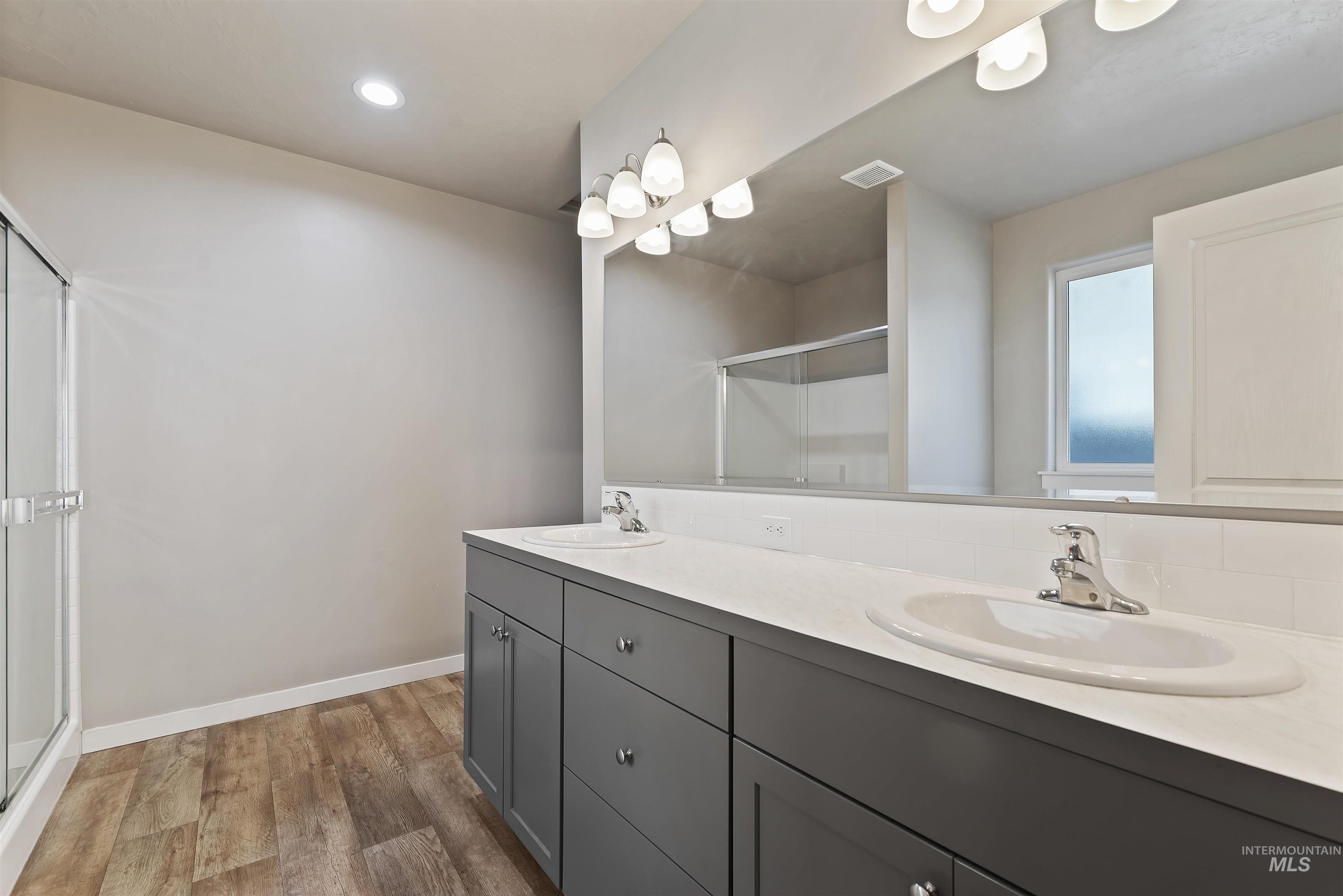 654 Diamond Lake St., Middleton, Idaho 83644, 4 Bedrooms, 2.5 Bathrooms, Residential For Sale, Price $495,000,MLS 98982960