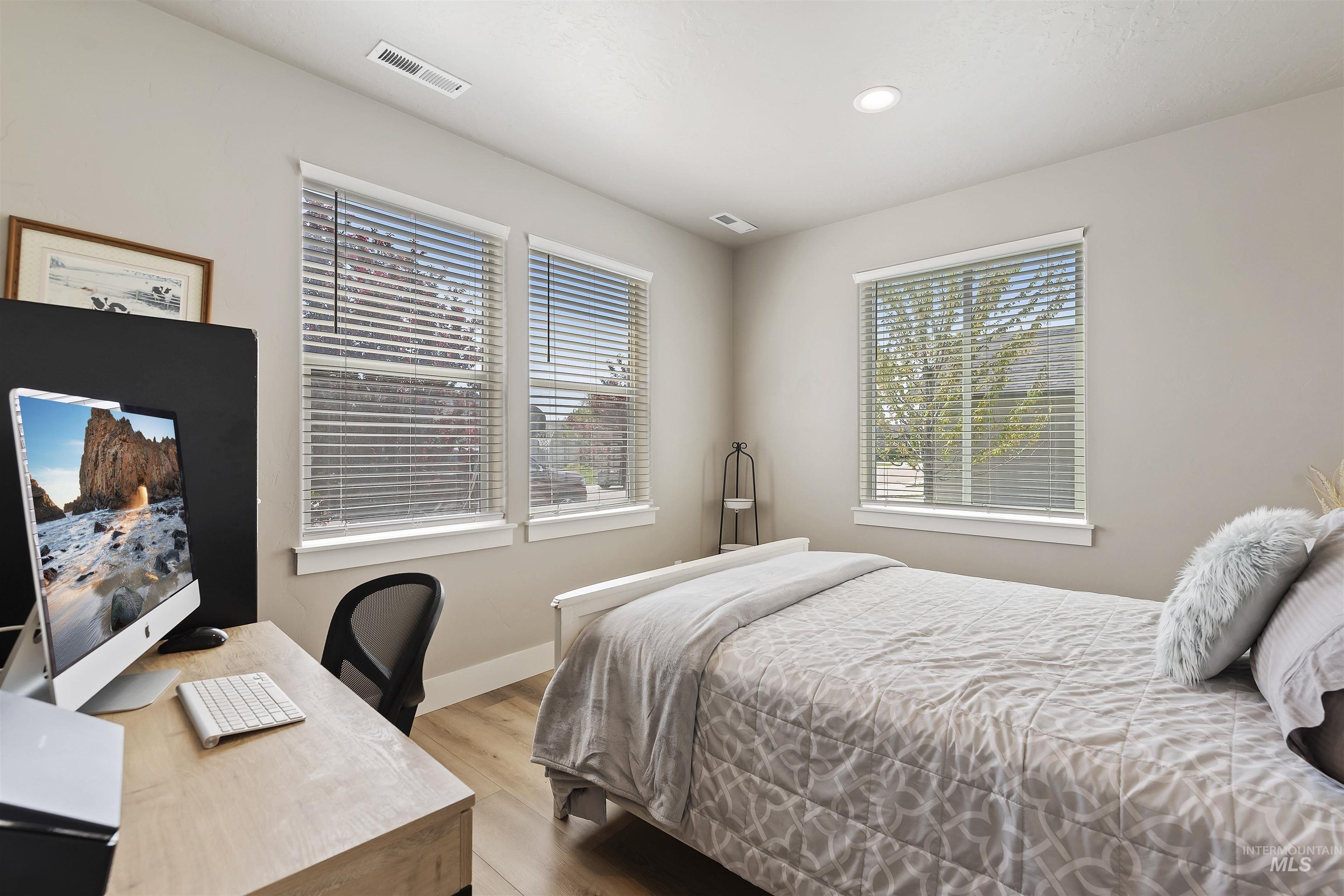 654 Diamond Lake St., Middleton, Idaho 83644, 4 Bedrooms, 2.5 Bathrooms, Residential For Sale, Price $495,000,MLS 98982960