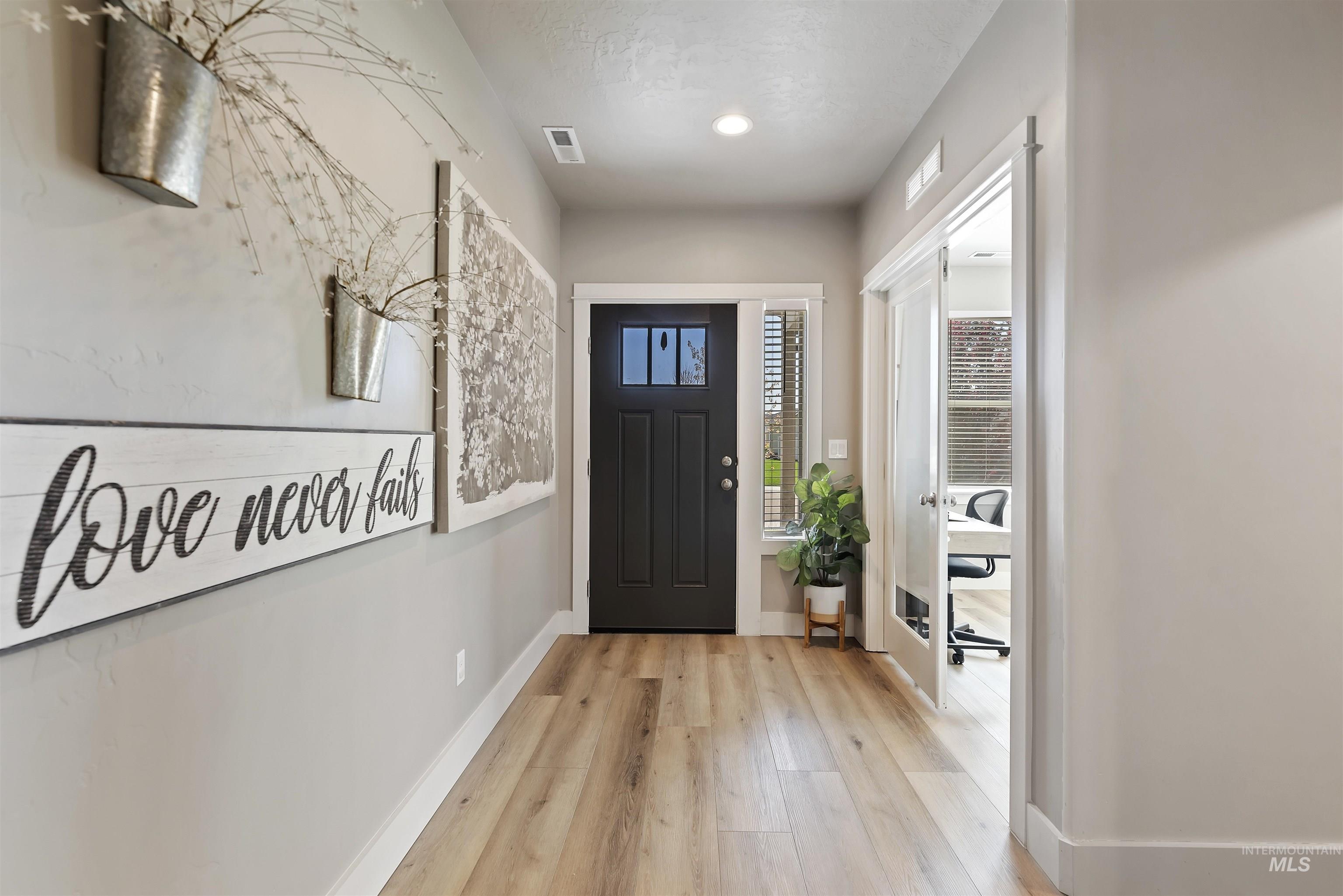 654 Diamond Lake St., Middleton, Idaho 83644, 4 Bedrooms, 2.5 Bathrooms, Residential For Sale, Price $495,000,MLS 98982960