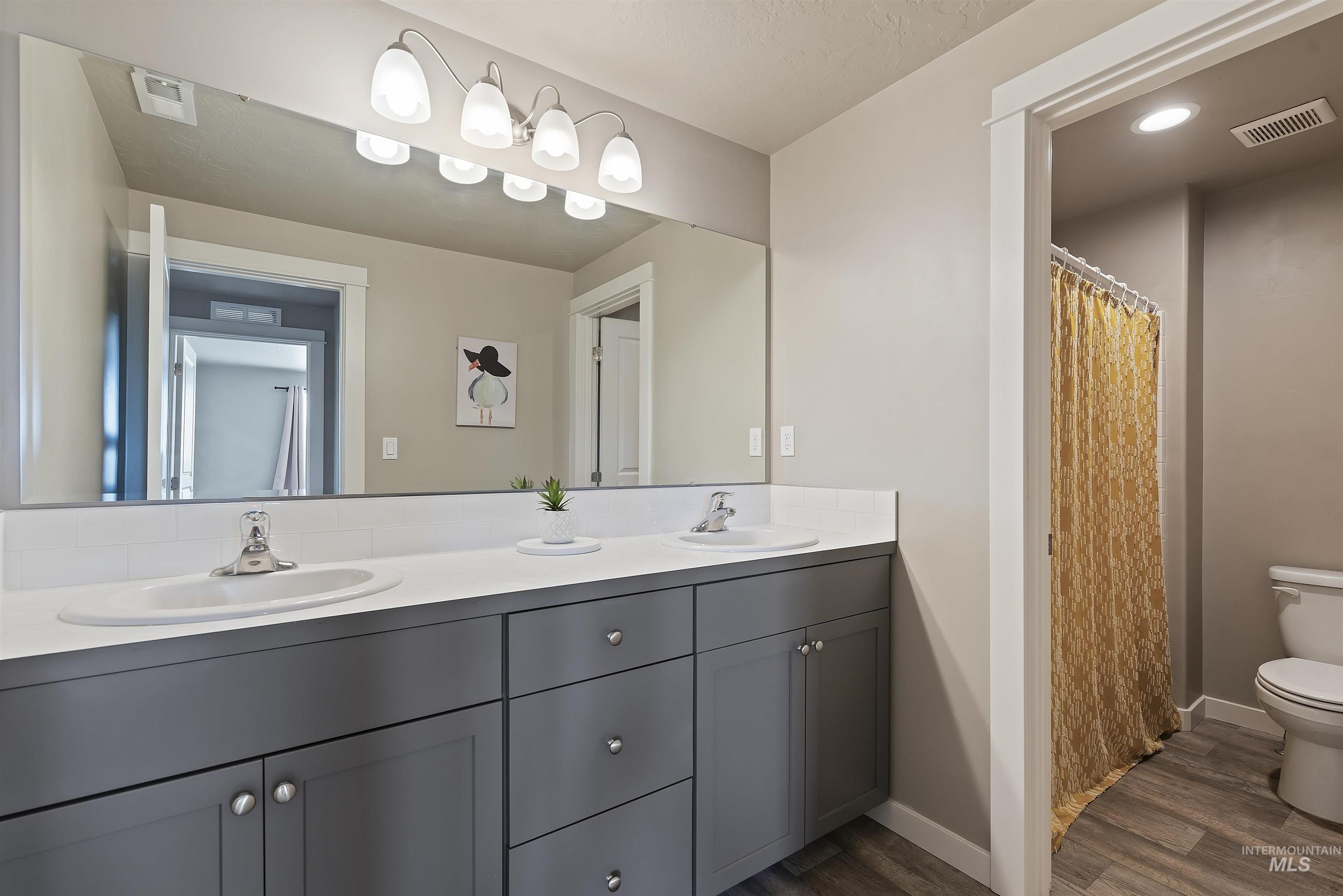 654 Diamond Lake St., Middleton, Idaho 83644, 4 Bedrooms, 2.5 Bathrooms, Residential For Sale, Price $495,000,MLS 98982960