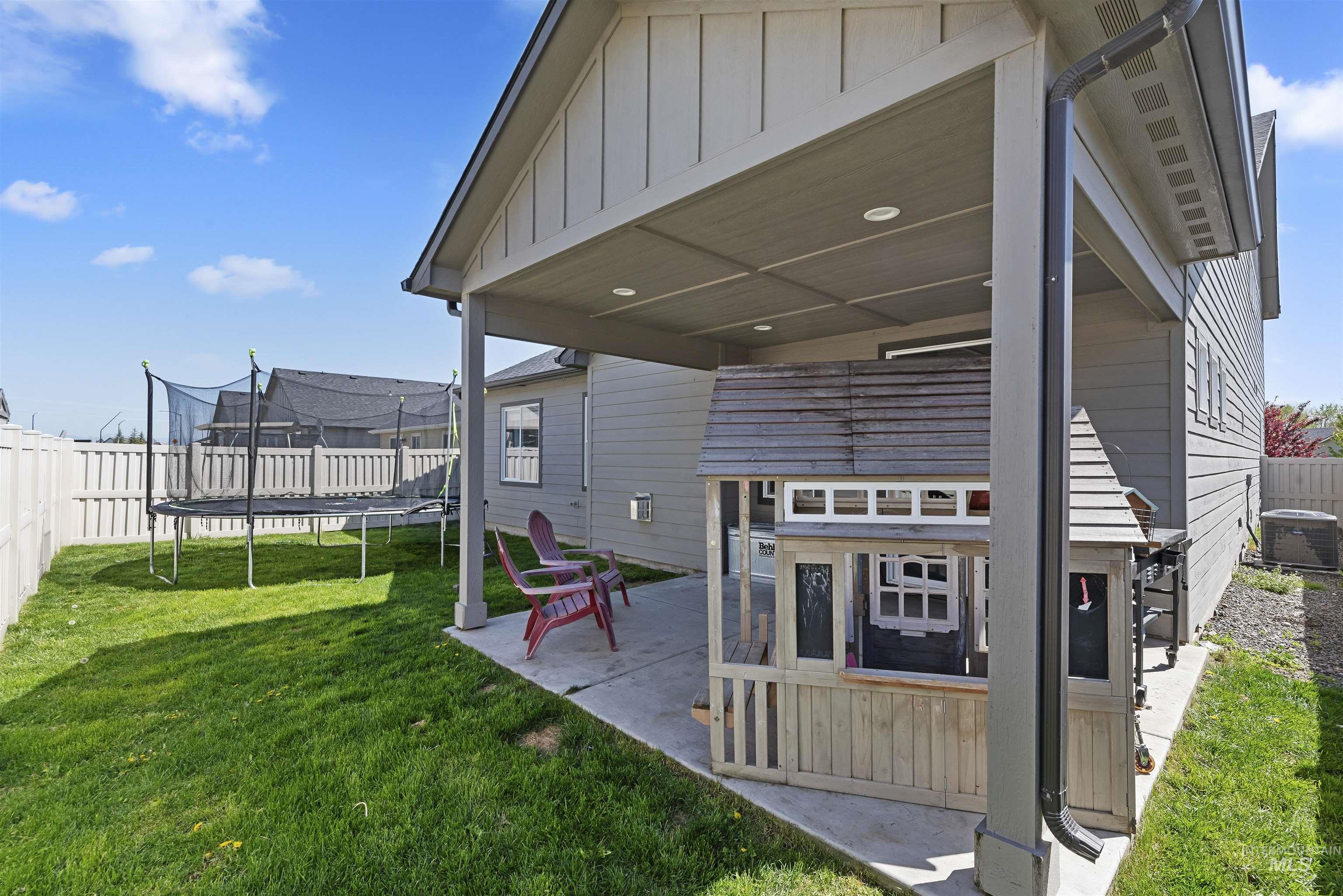 654 Diamond Lake St., Middleton, Idaho 83644, 4 Bedrooms, 2.5 Bathrooms, Residential For Sale, Price $495,000,MLS 98982960