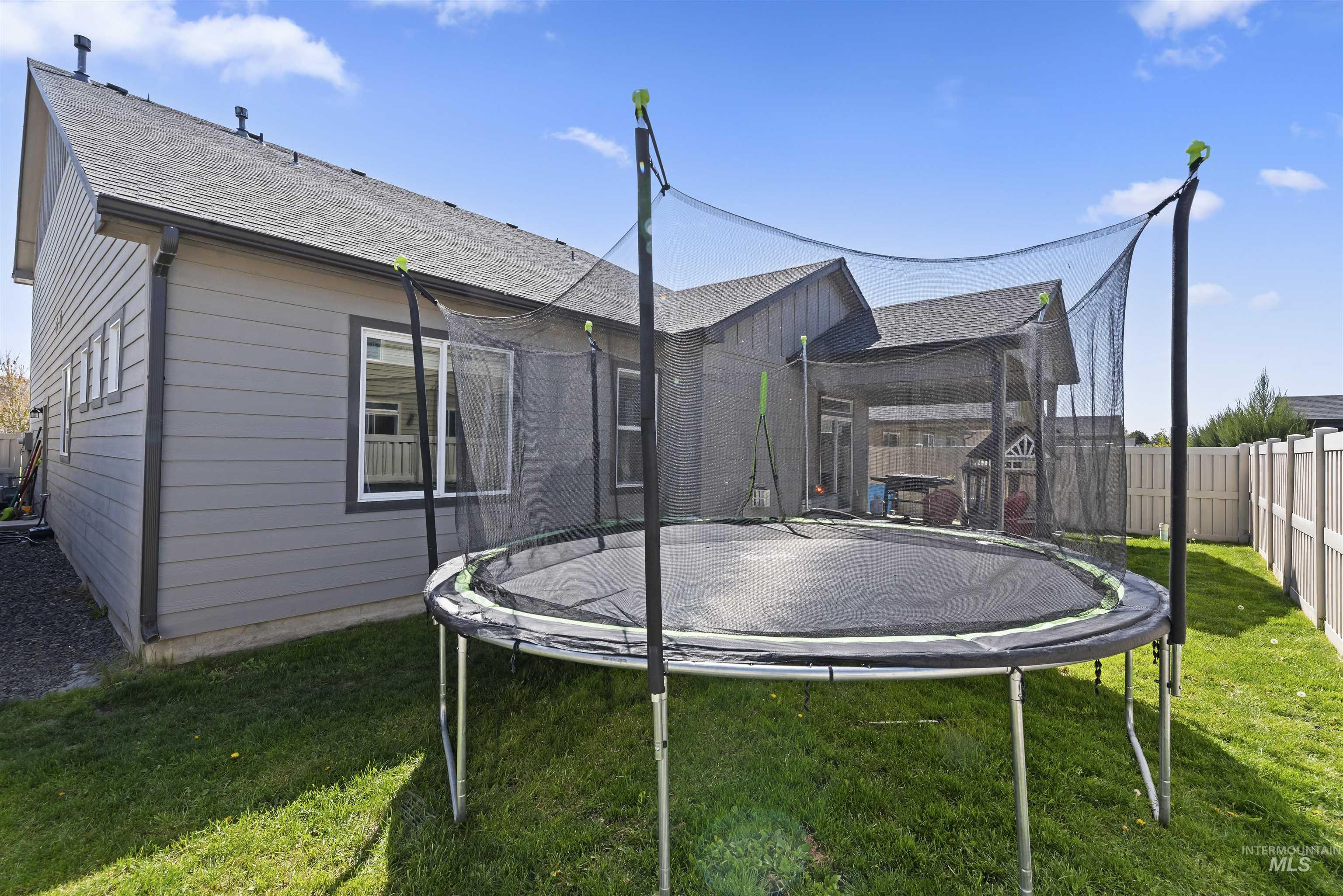 654 Diamond Lake St., Middleton, Idaho 83644, 4 Bedrooms, 2.5 Bathrooms, Residential For Sale, Price $495,000,MLS 98982960