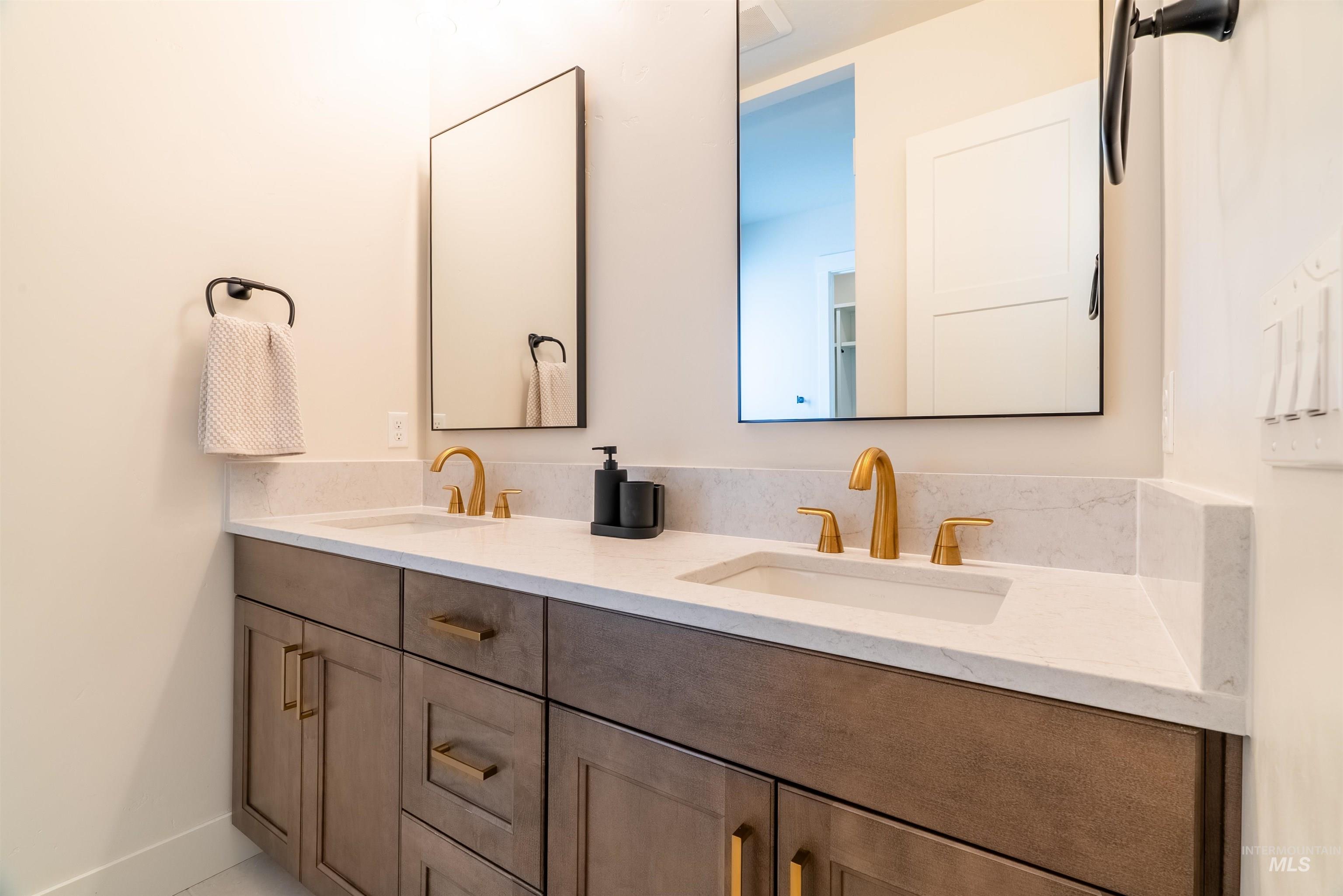 13901 Sky View Ct, McCall, Idaho 83638, 5 Bedrooms, 3 Bathrooms, Residential For Sale, Price $1,299,000,MLS 98982962