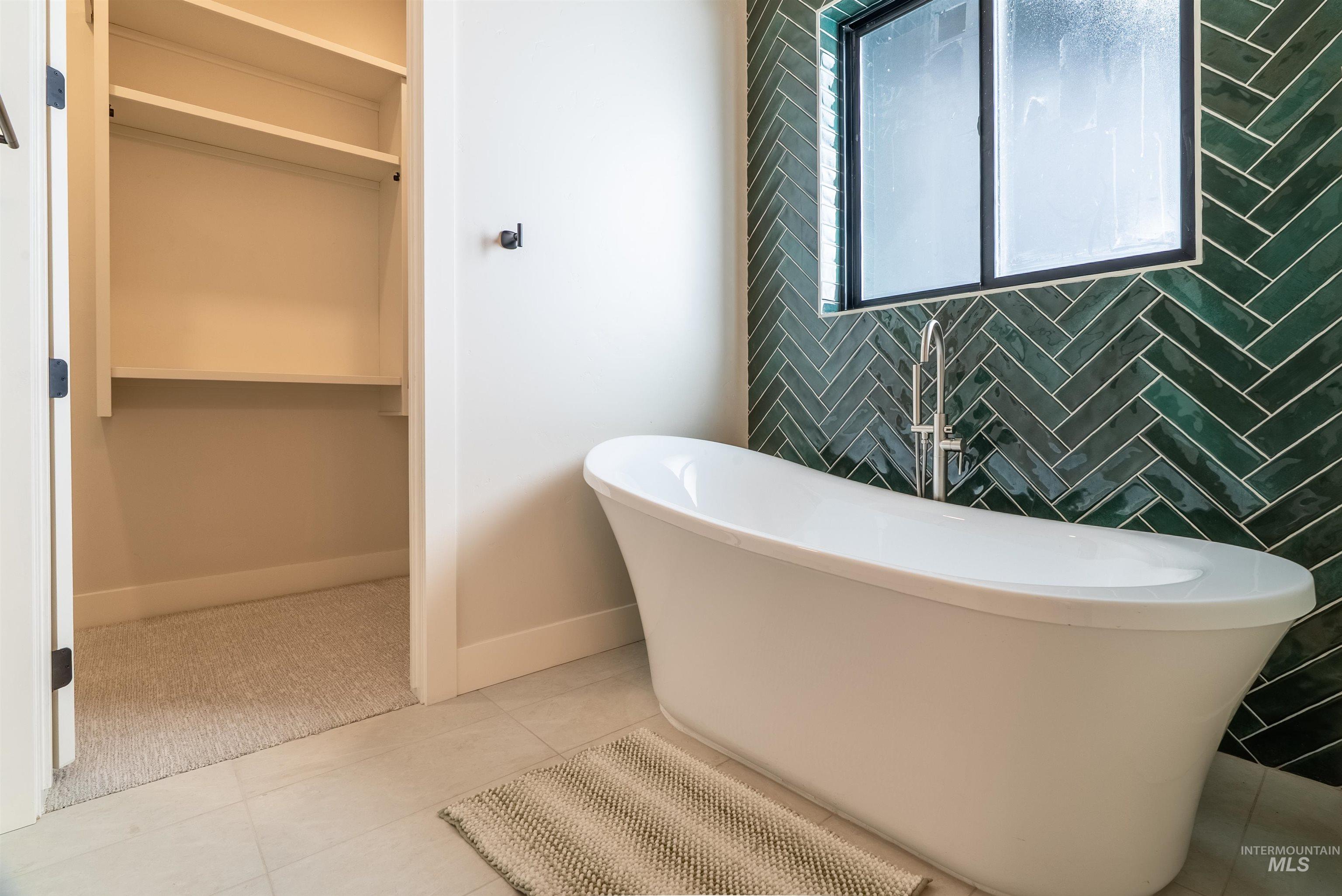 13901 Sky View Ct, McCall, Idaho 83638, 5 Bedrooms, 3 Bathrooms, Residential For Sale, Price $1,299,000,MLS 98982962