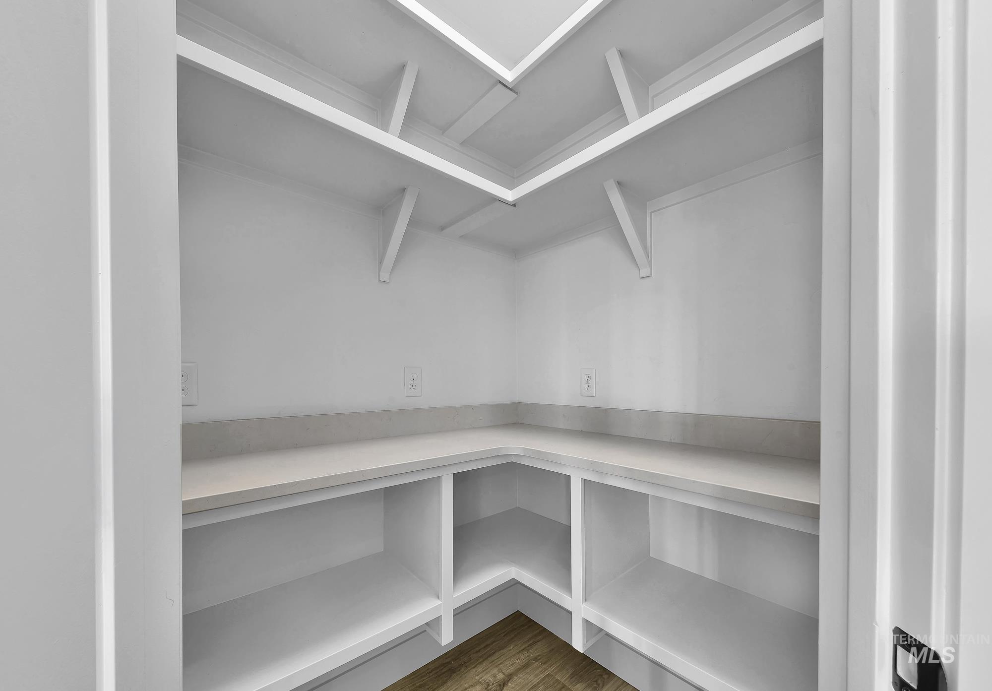 9887 W Snow Wolf Ln, Star, Idaho 83369, 4 Bedrooms, 3 Bathrooms, Residential For Sale, Price $729,900, 98982965