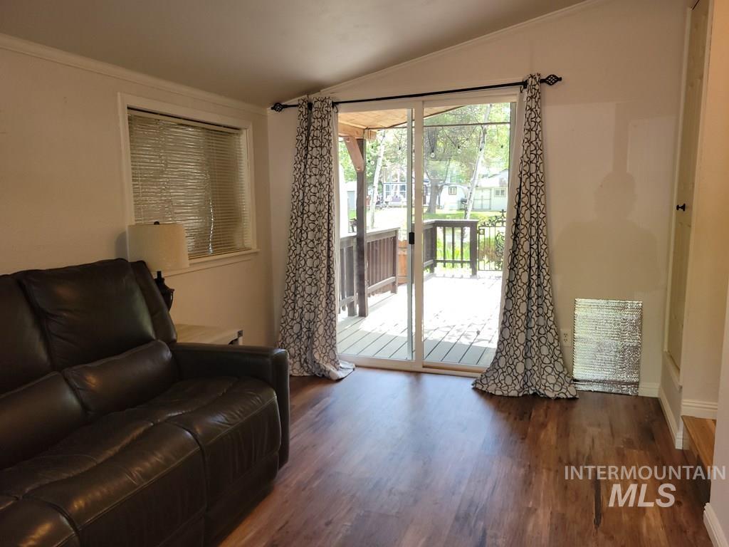 21 E Street, Cascade, Idaho 83611, 2 Bedrooms, 1 Bathroom, Residential For Sale, Price $239,900,MLS 98982968