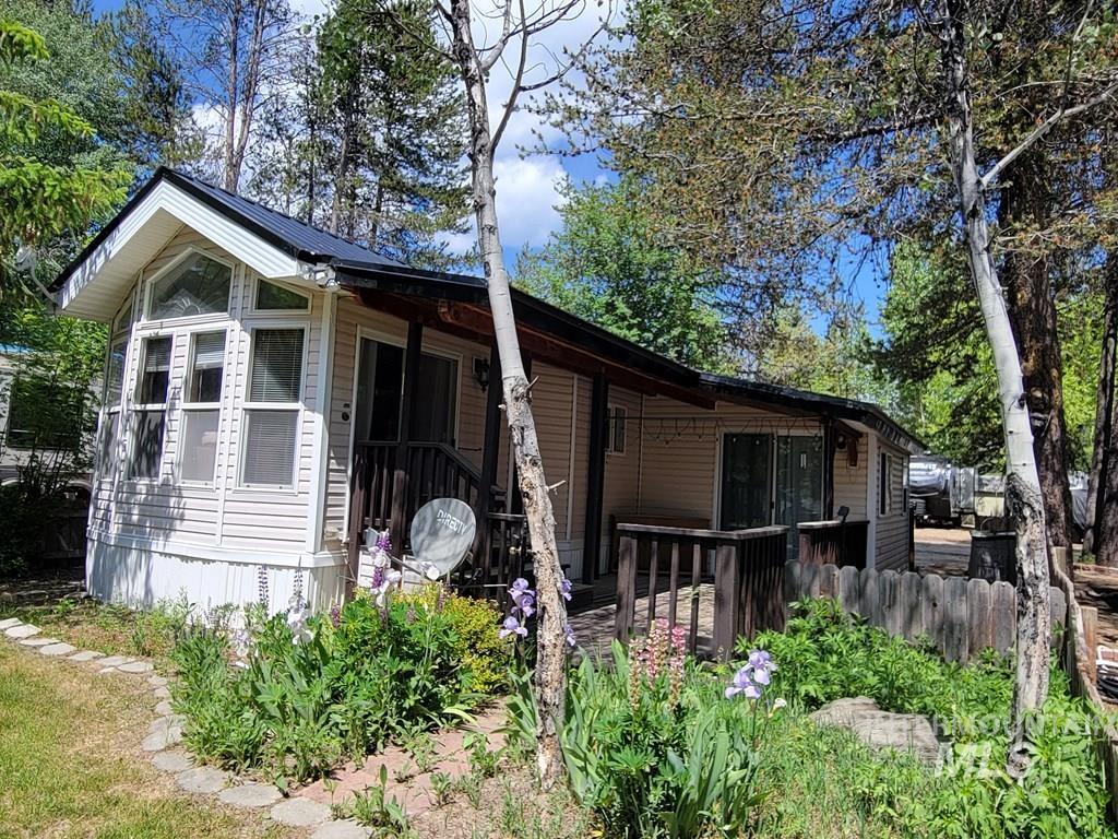 21 E Street, Cascade, Idaho 83611, 2 Bedrooms, 1 Bathroom, Residential For Sale, Price $239,900,MLS 98982968