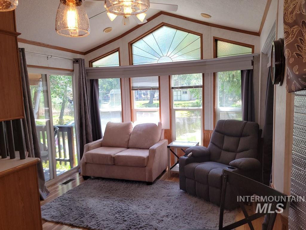 21 E Street, Cascade, Idaho 83611, 2 Bedrooms, 1 Bathroom, Residential For Sale, Price $239,900,MLS 98982968