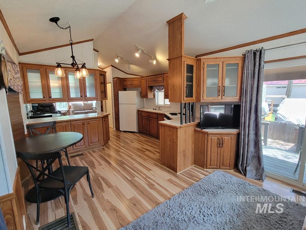 21 E Street, Cascade, Idaho 83611, 2 Bedrooms, 1 Bathroom, Residential For Sale, Price $239,900,MLS 98982968