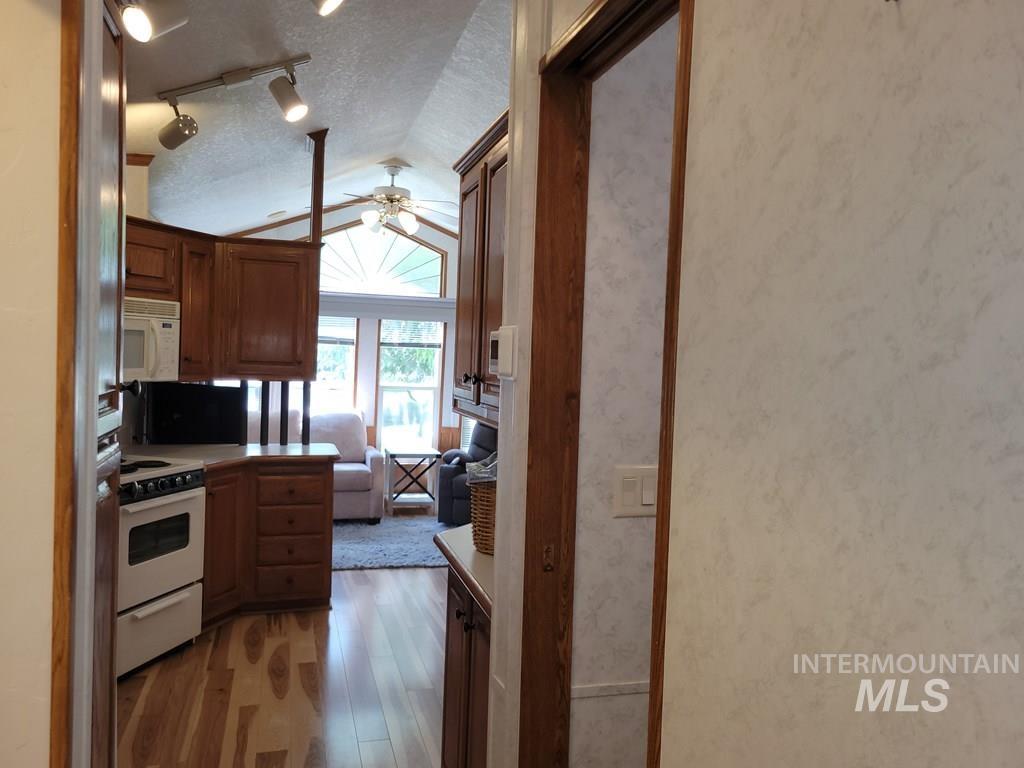 21 E Street, Cascade, Idaho 83611, 2 Bedrooms, 1 Bathroom, Residential For Sale, Price $239,900,MLS 98982968