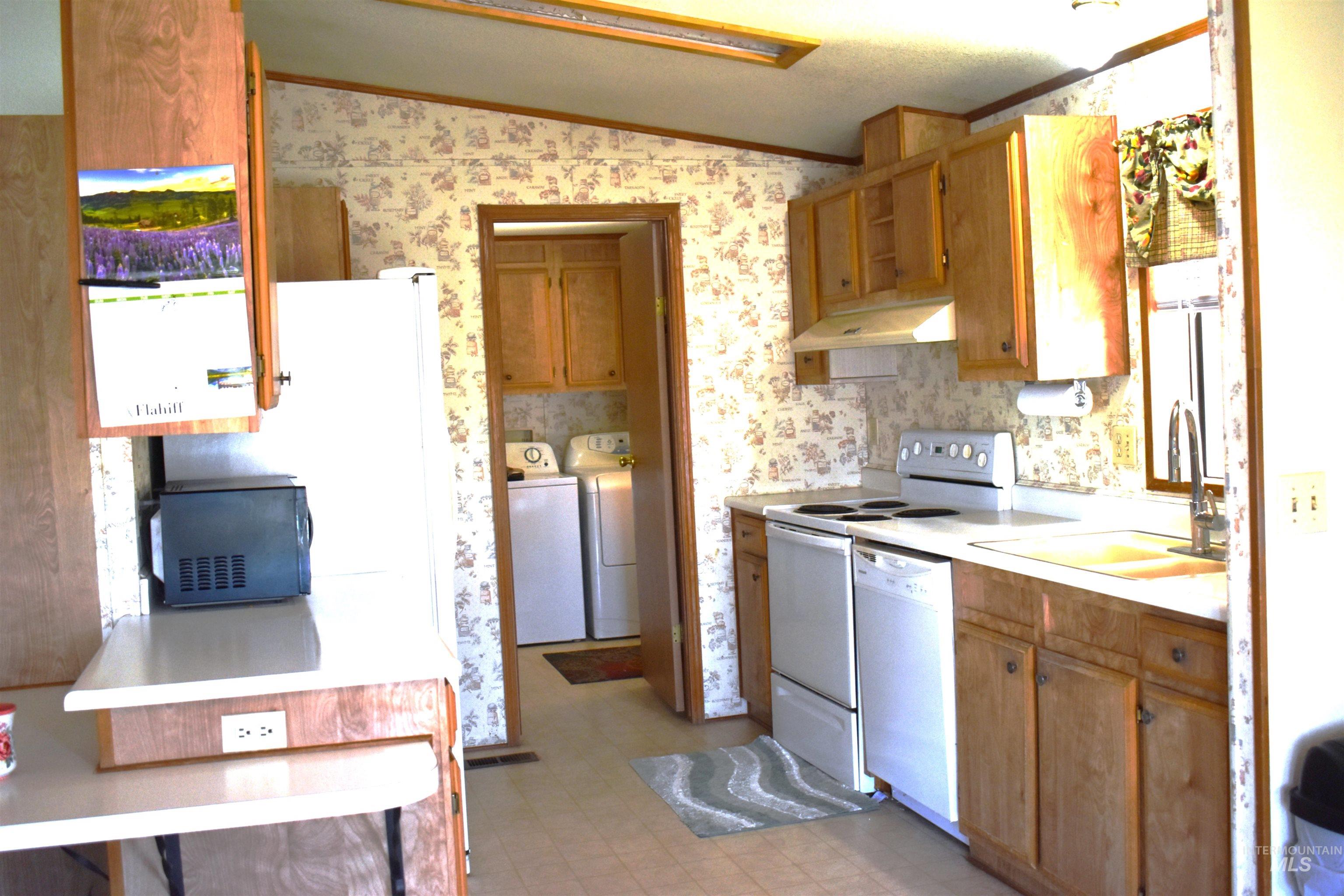 1907 West Flamingo Ave, Nampa, Idaho 83651, 2 Bedrooms, 2 Bathrooms, Residential For Sale, Price $164,900,MLS 98982969