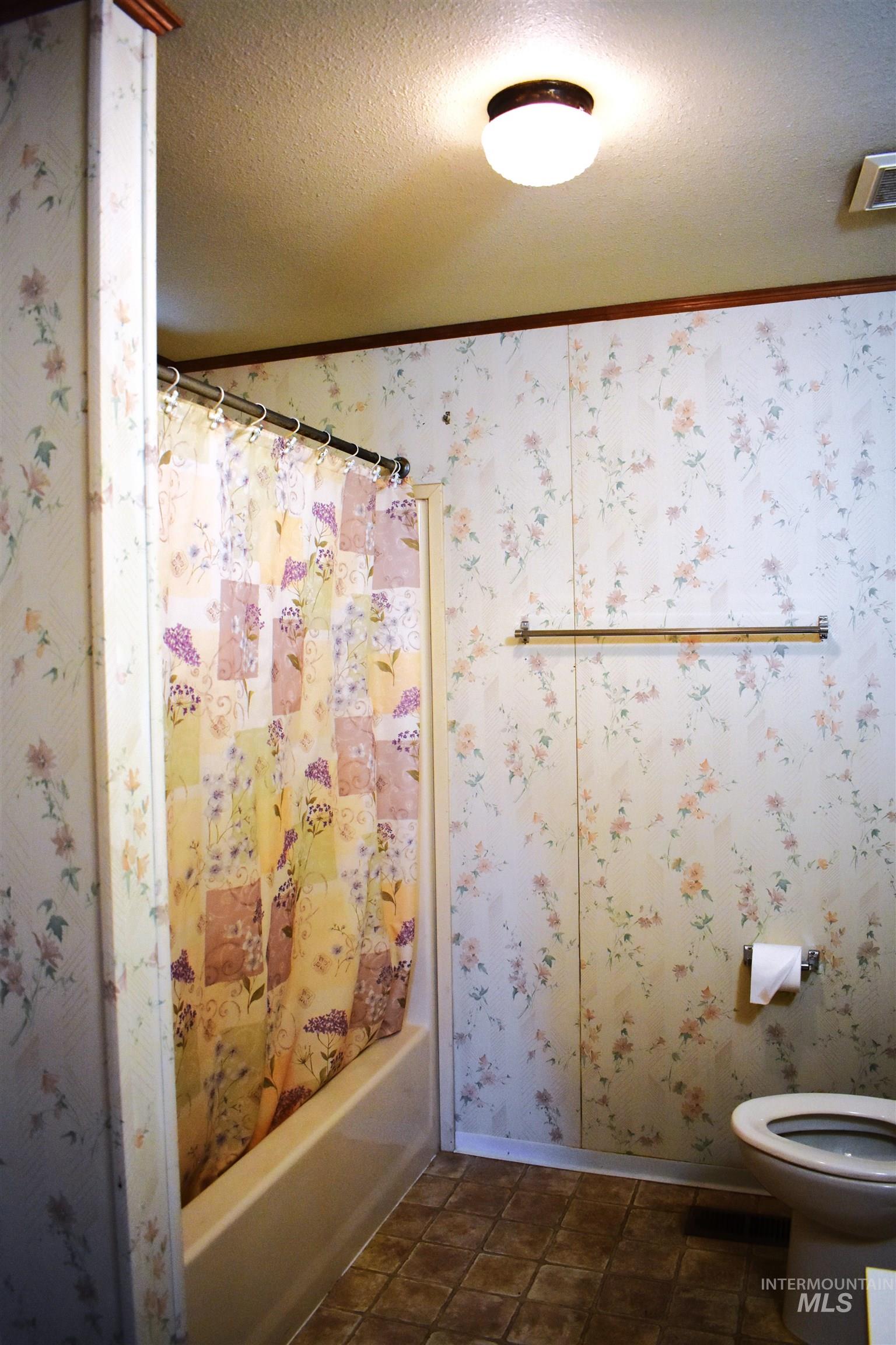 1907 West Flamingo Ave, Nampa, Idaho 83651, 2 Bedrooms, 2 Bathrooms, Residential For Sale, Price $164,900,MLS 98982969