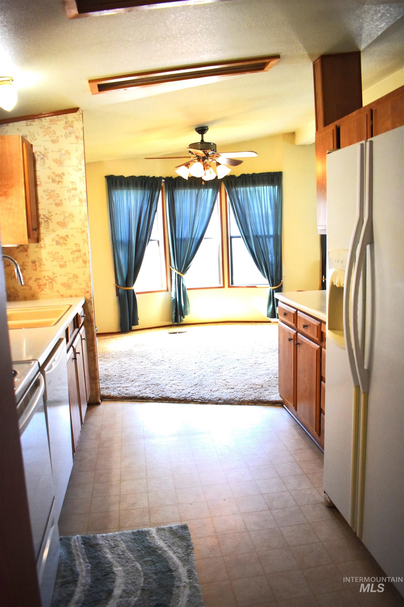 1907 West Flamingo Ave, Nampa, Idaho 83651, 2 Bedrooms, 2 Bathrooms, Residential For Sale, Price $164,900,MLS 98982969