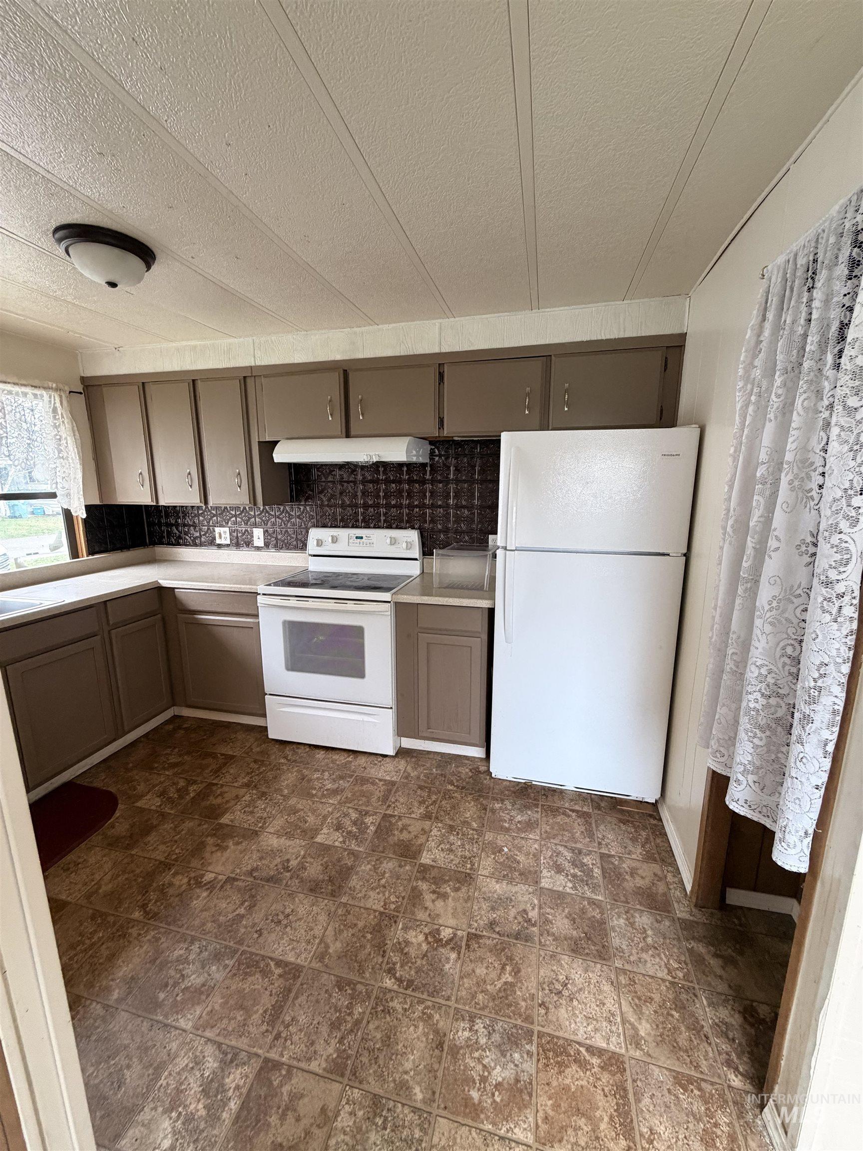 8395 W MEADOWBROOK CIRCLE, Rathdrum, Idaho 83858, 2 Bedrooms, 1 Bathroom, Residential For Sale, Price $39,900,MLS 98982972