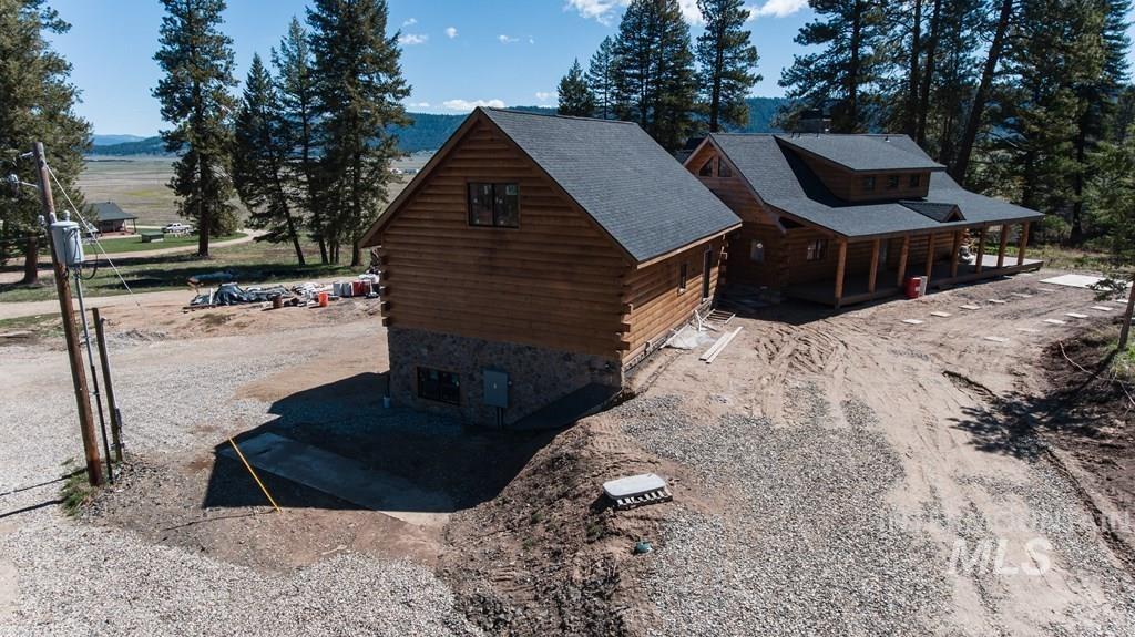 31/33 Bacon Creek Rd, Cascade, Idaho 83611, 8 Bedrooms, 9 Bathrooms, Residential For Sale, Price $2,495,000,MLS 98982973