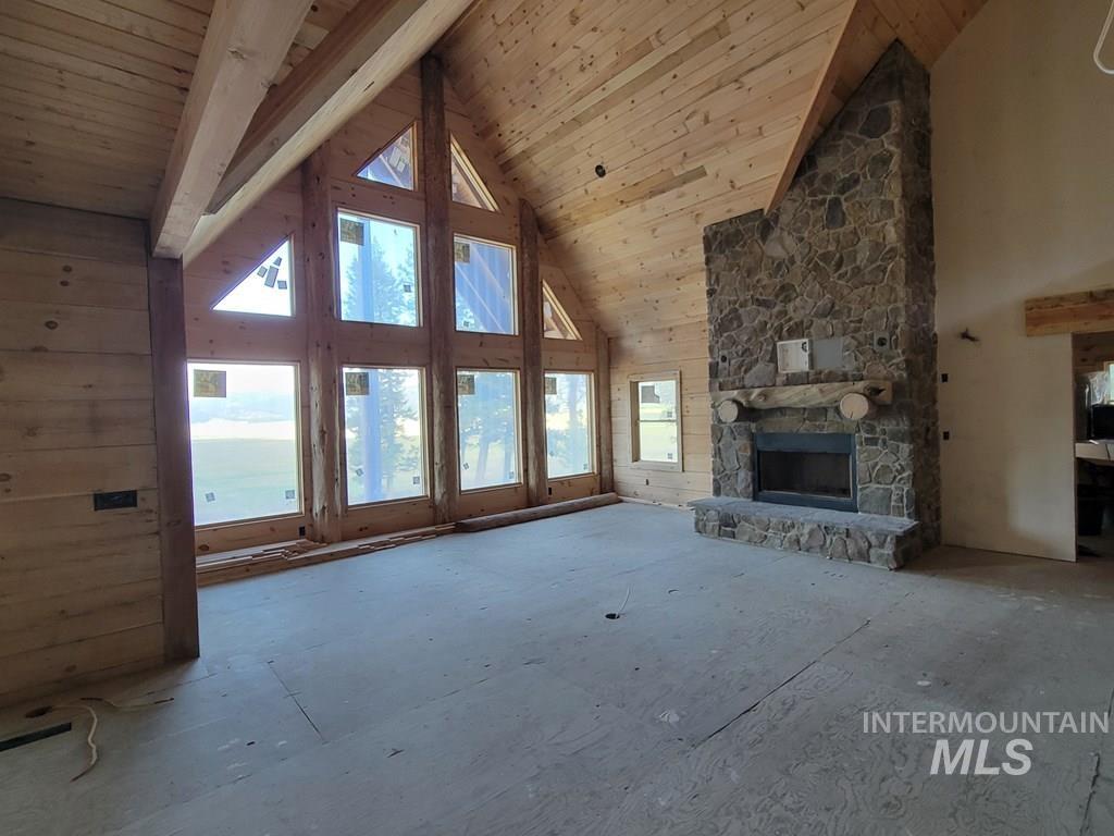 31/33 Bacon Creek Rd, Cascade, Idaho 83611, 8 Bedrooms, 9 Bathrooms, Residential For Sale, Price $3,250,000,MLS 98982973