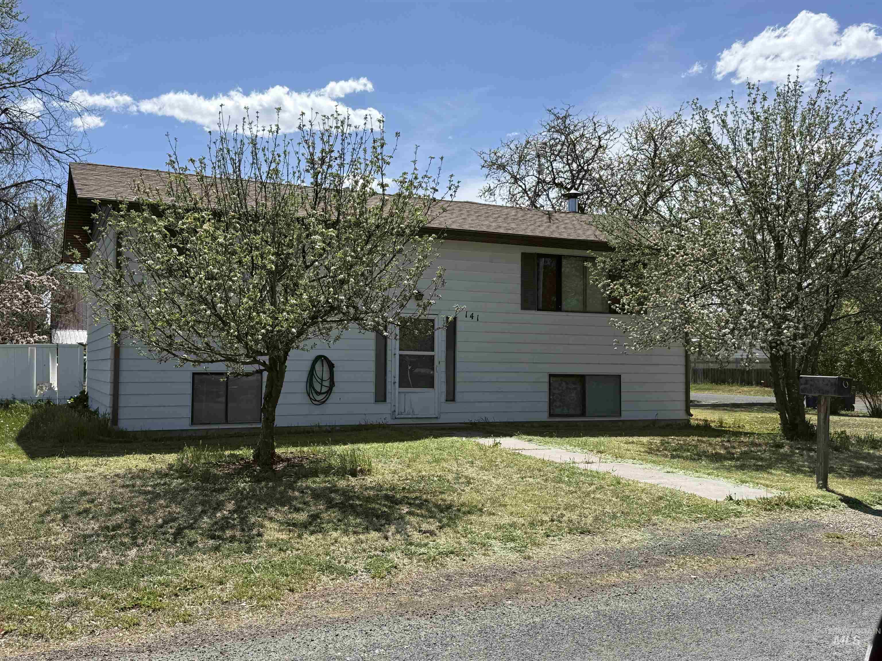 141 Wirsching Ave W, Twin Falls, Idaho 83301-4652, 3 Bedrooms, 2 Bathrooms, Residential For Sale, Price $269,500,MLS 98982974