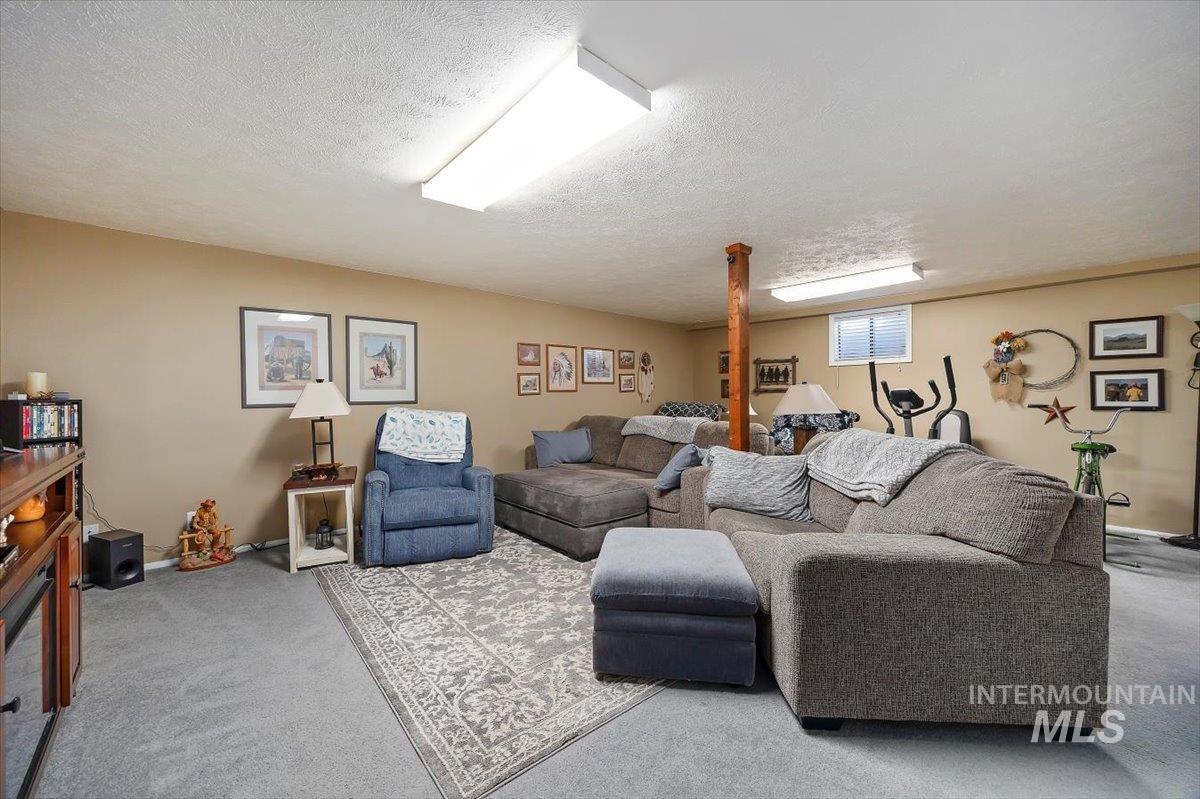 411 Mountain View Lane, Burley, Idaho 83318, 5 Bedrooms, 2 Bathrooms, Residential For Sale, Price $500,000,MLS 98982975