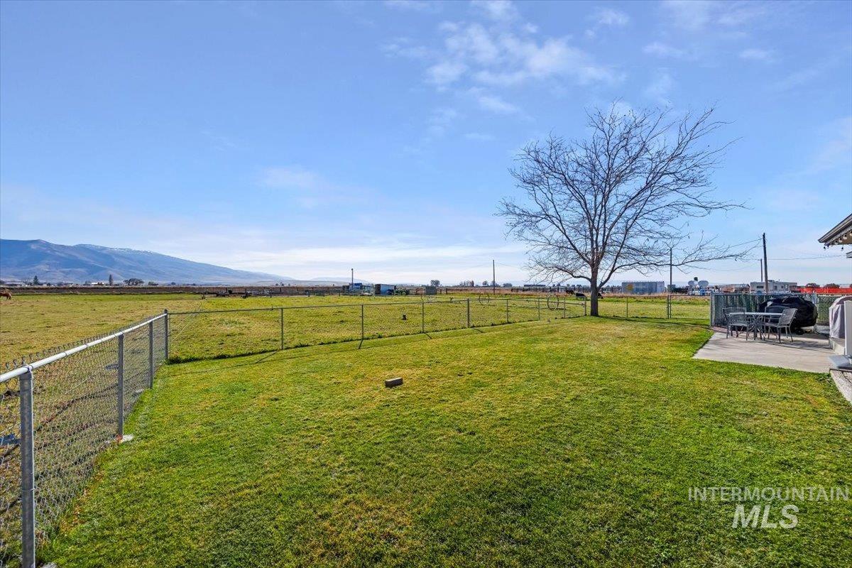 411 Mountain View Lane, Burley, Idaho 83318, 5 Bedrooms, 2 Bathrooms, Residential For Sale, Price $500,000,MLS 98982975