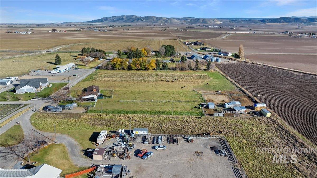 411 Mountain View Lane, Burley, Idaho 83318, 5 Bedrooms, 2 Bathrooms, Residential For Sale, Price $500,000,MLS 98982975