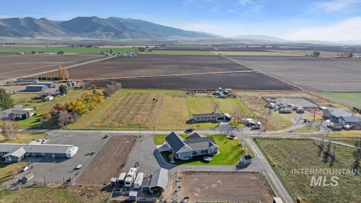 411 Mountain View Lane, Burley, Idaho 83318, 5 Bedrooms, 2 Bathrooms, Residential For Sale, Price $500,000,MLS 98982975