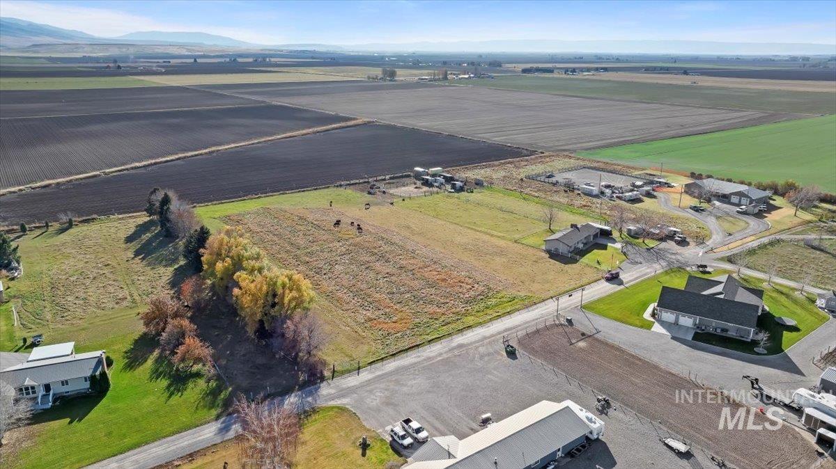 411 Mountain View Lane, Burley, Idaho 83318, 5 Bedrooms, 2 Bathrooms, Residential For Sale, Price $500,000,MLS 98982975