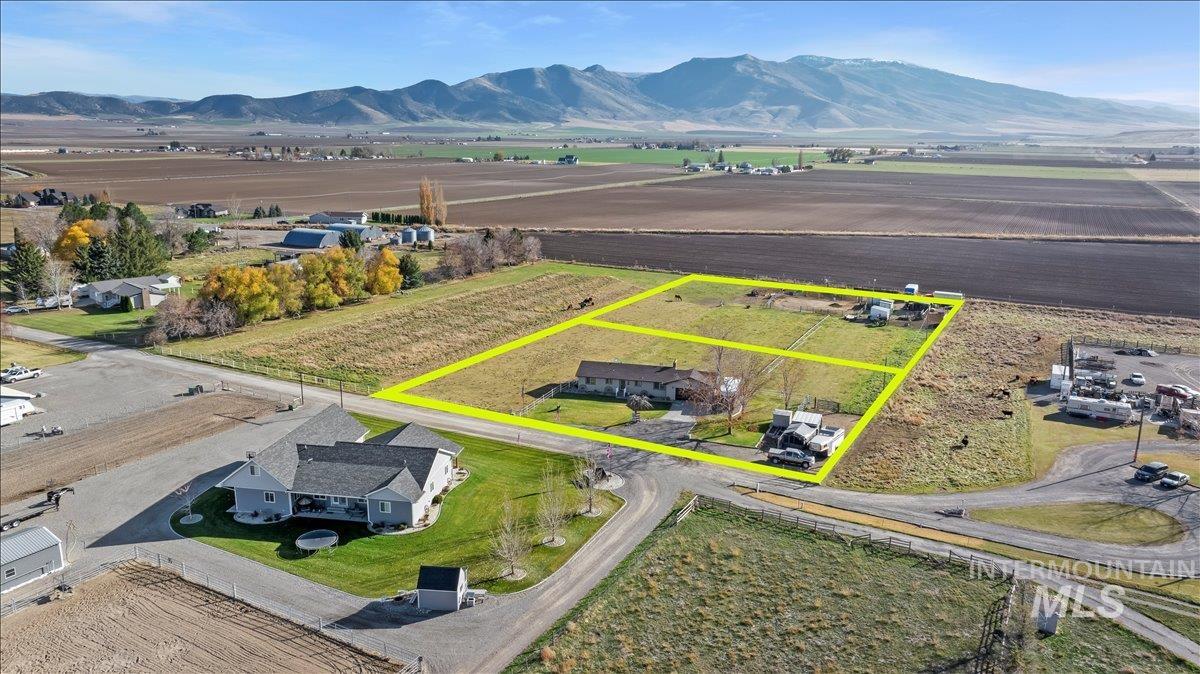 411 Mountain View Lane, Burley, Idaho 83318, 5 Bedrooms, 2 Bathrooms, Residential For Sale, Price $500,000,MLS 98982975