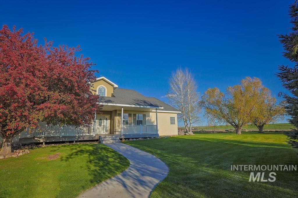 24 Harris Circle, Shoshone, Idaho 83352, 3 Bedrooms, 2.5 Bathrooms, Residential For Sale, Price $650,000, 98982977
