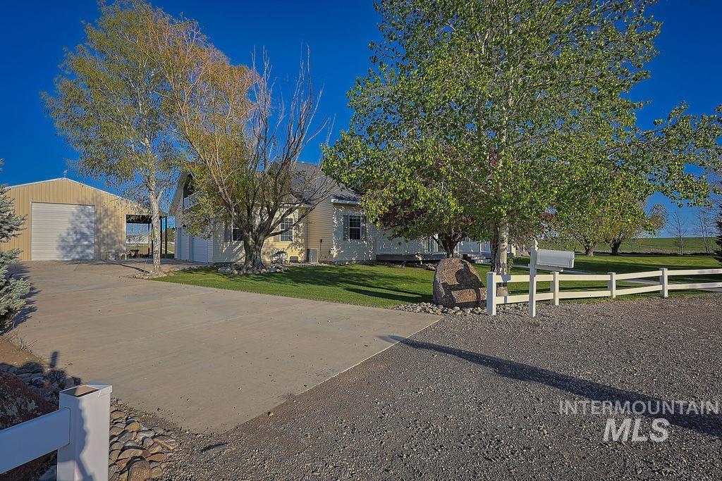 24 Harris Circle, Shoshone, Idaho 83352, 3 Bedrooms, 2.5 Bathrooms, Residential For Sale, Price $650,000, 98982977