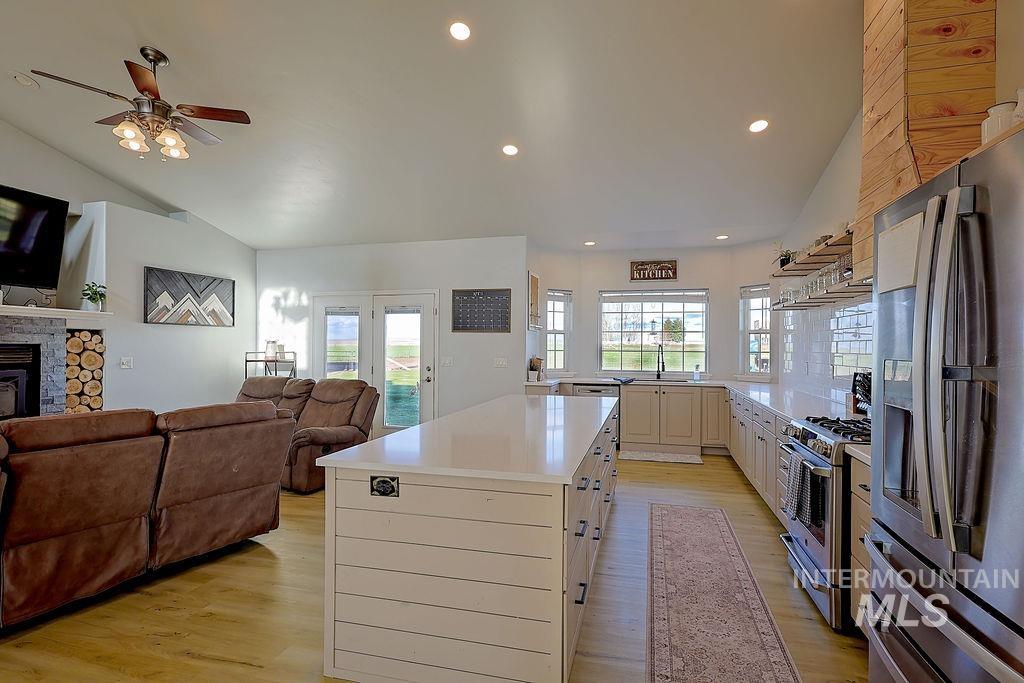 24 Harris Circle, Shoshone, Idaho 83352, 3 Bedrooms, 2.5 Bathrooms, Residential For Sale, Price $650,000, 98982977