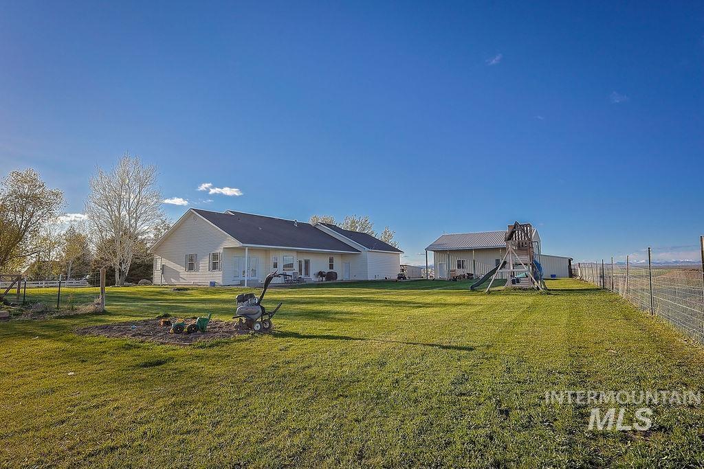 24 Harris Circle, Shoshone, Idaho 83352, 3 Bedrooms, 2.5 Bathrooms, Residential For Sale, Price $650,000, 98982977