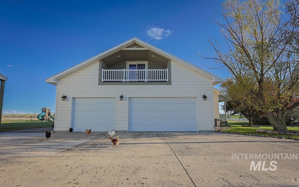 24 Harris Circle, Shoshone, Idaho 83352, 3 Bedrooms, 2.5 Bathrooms, Residential For Sale, Price $650,000, 98982977