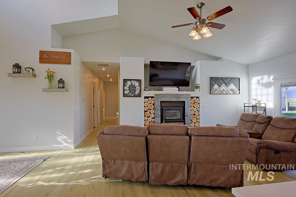 24 Harris Circle, Shoshone, Idaho 83352, 3 Bedrooms, 2.5 Bathrooms, Residential For Sale, Price $650,000, 98982977